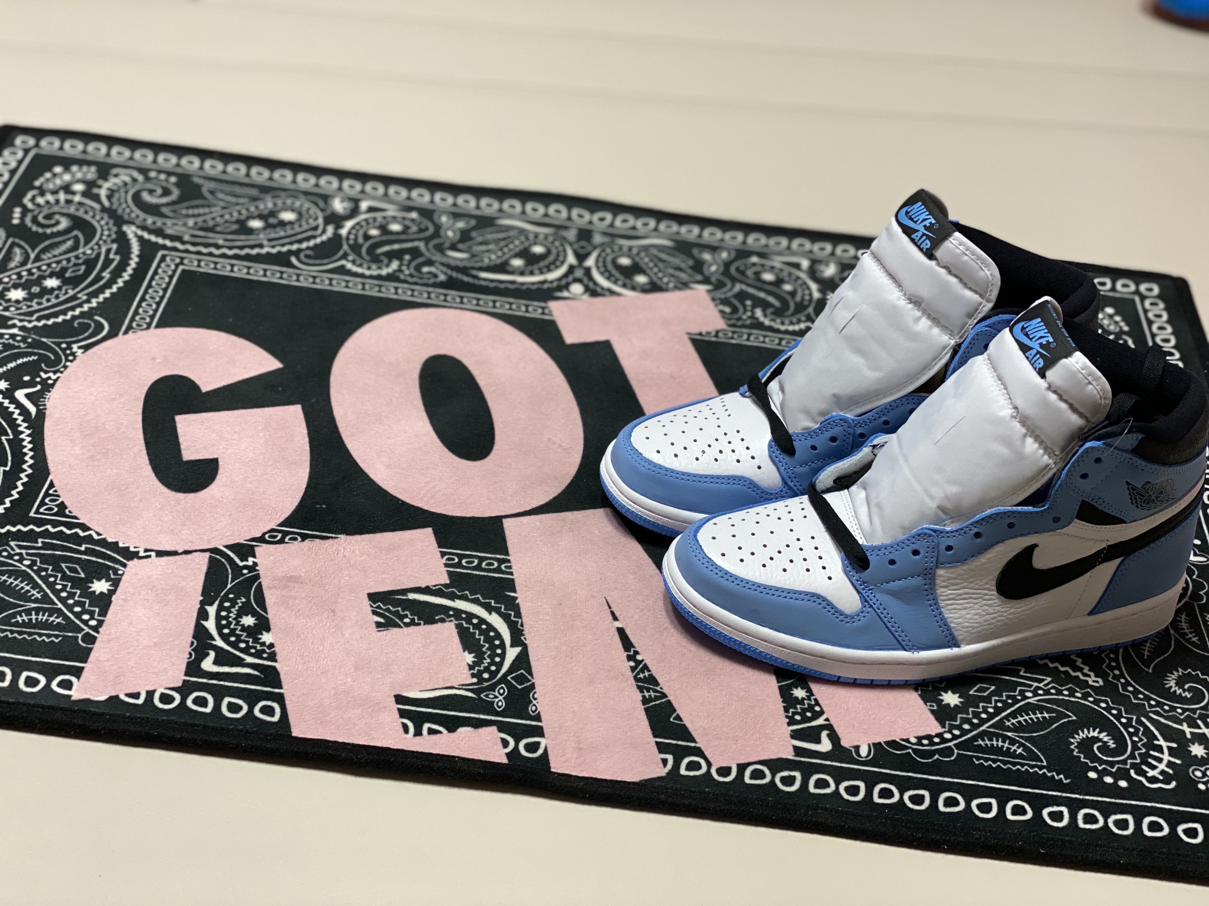 Jordan 1 Retro High OG University Blue 착용 스타일