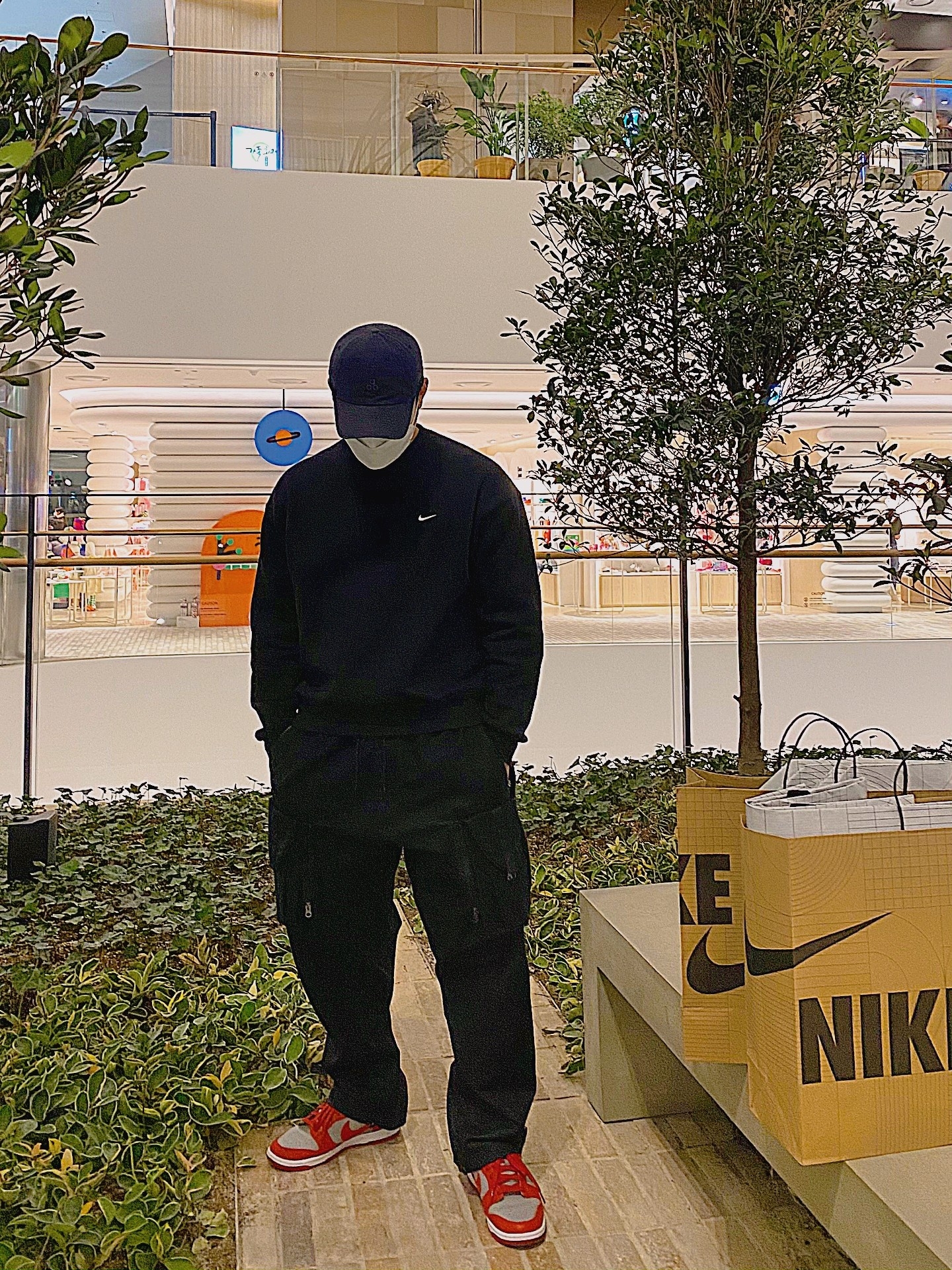Nike Dunk Low Retro Medium Grey, Nike ACG Cargo Pants Black 착용 스타일