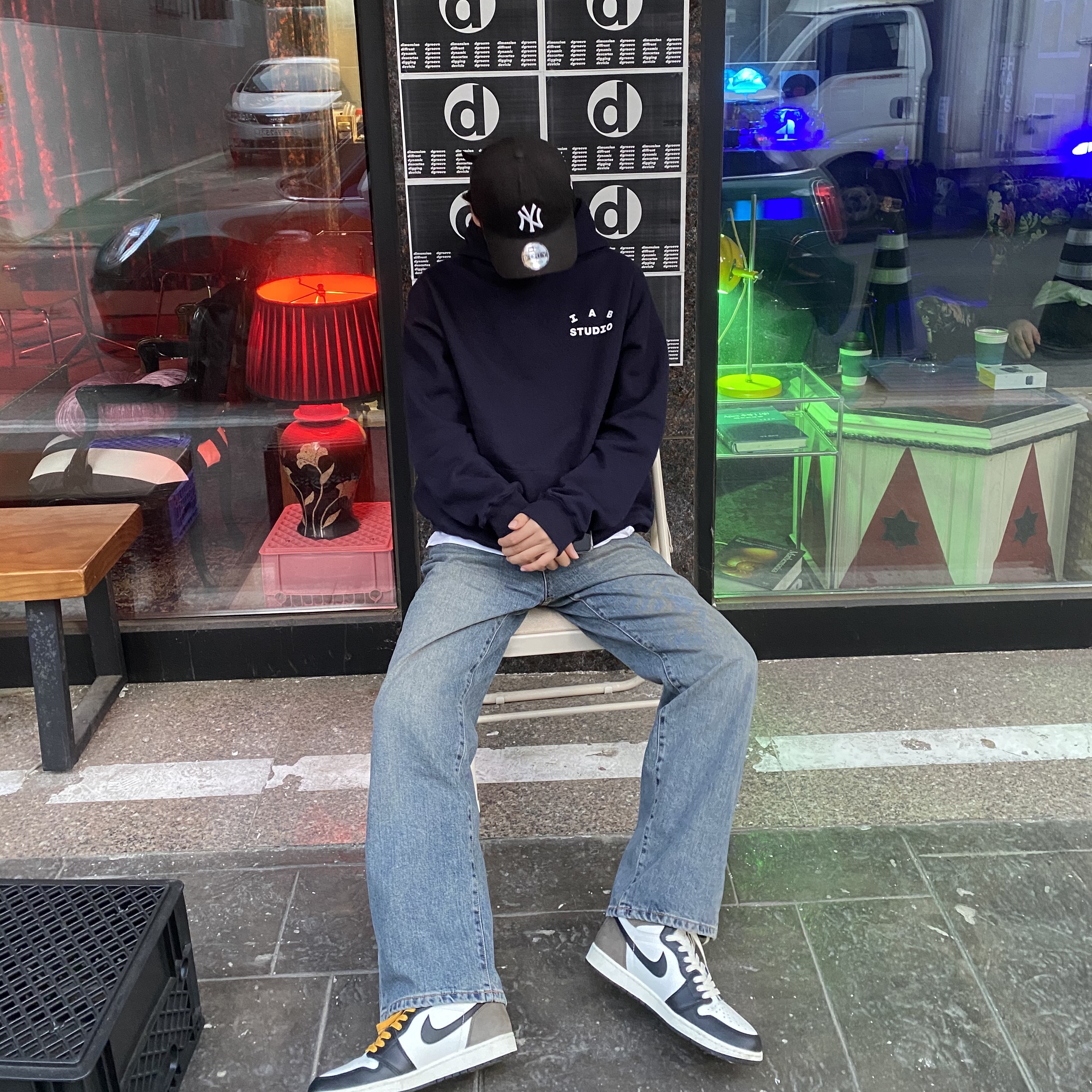 Jordan 1 Retro High OG Black Mocha, IAB Studio Hoodie Navy - 21SS 착용 스타일