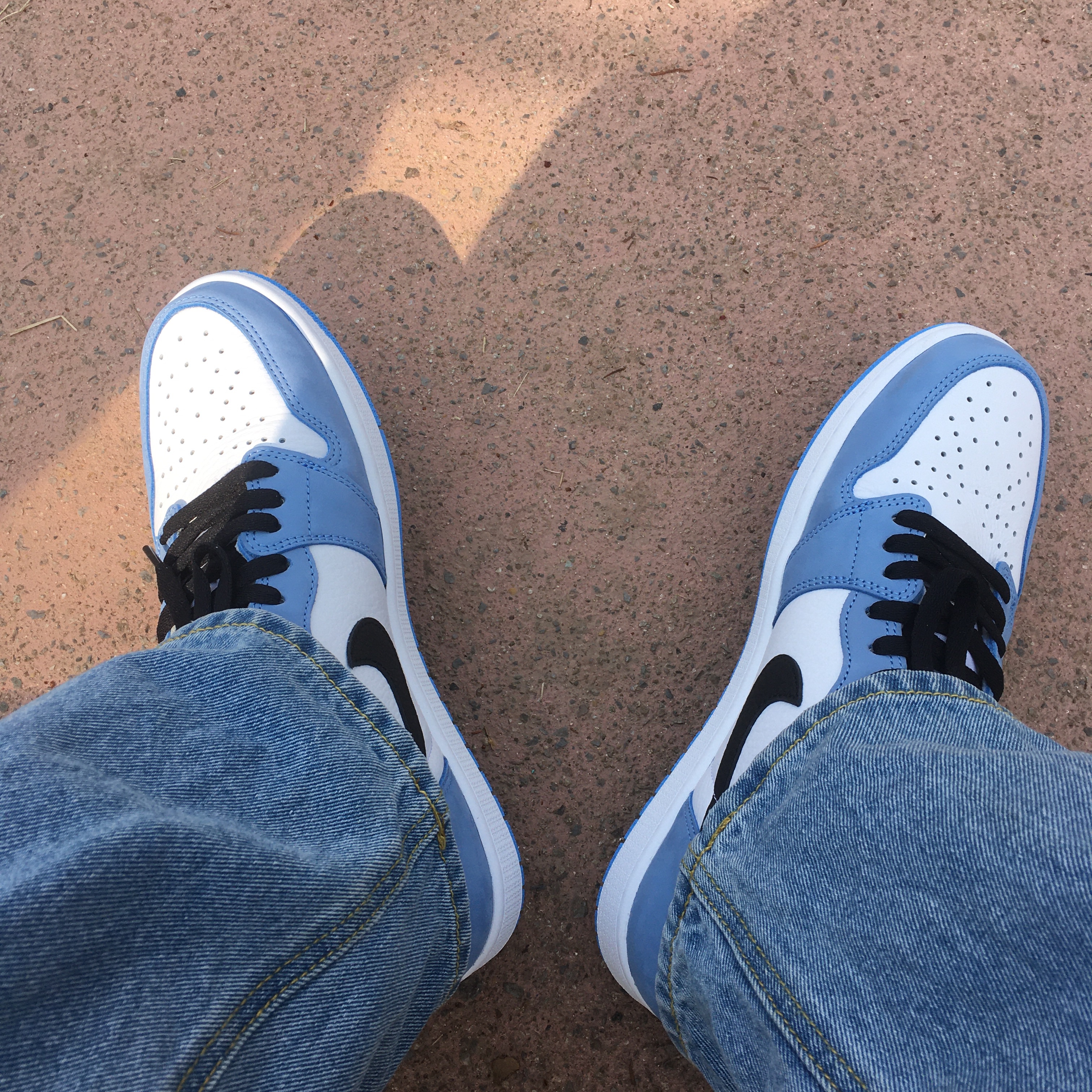 Jordan 1 Retro High OG University Blue 착용 스타일