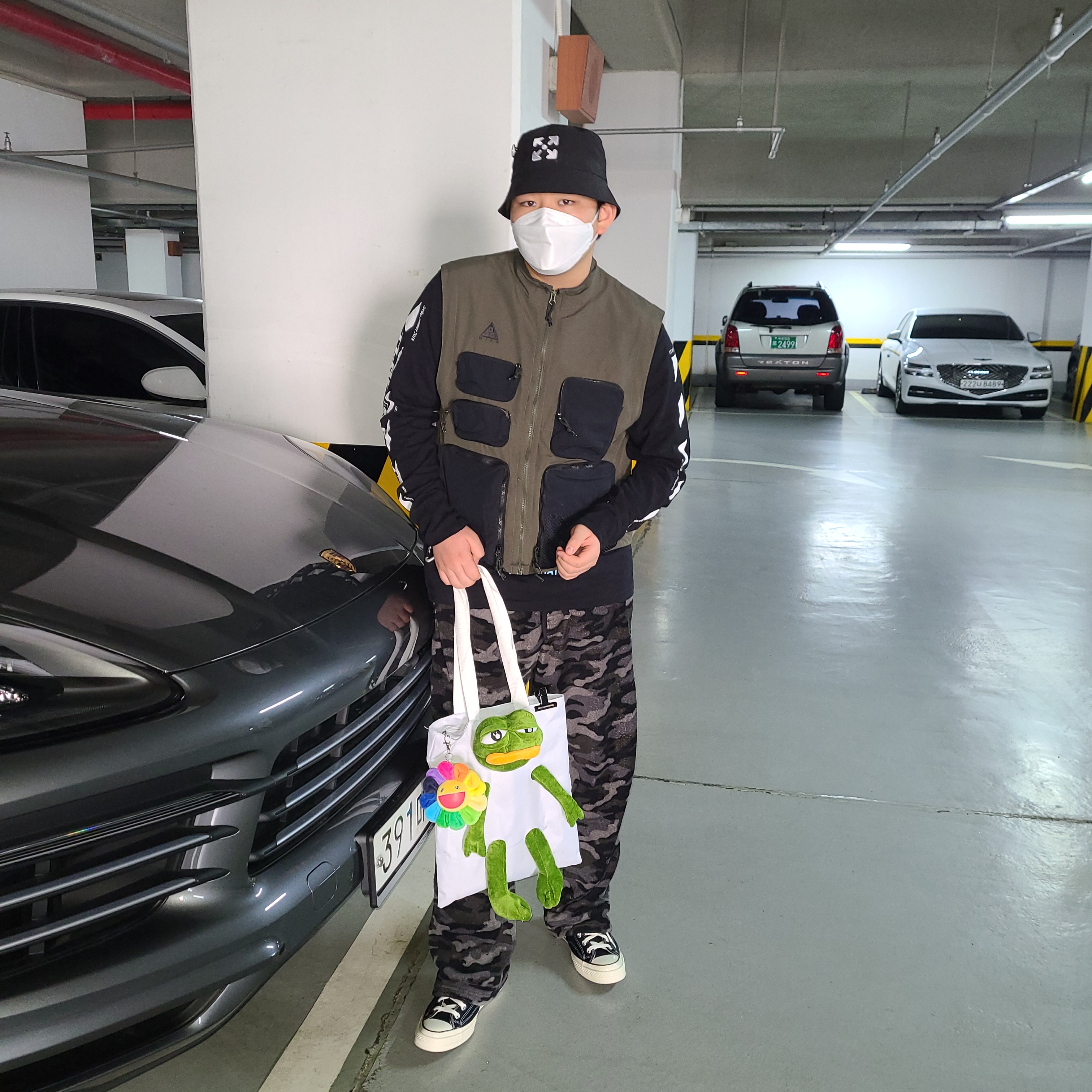 Converse x Fear of God Essentials Chuck 70 Hi Black 2020 착용 스타일 - 2