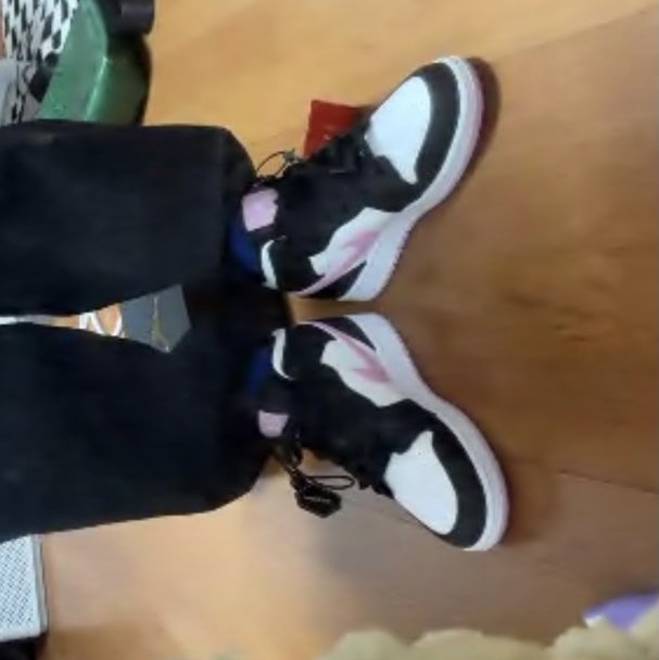 (GS) Jordan 1 Mid Light Arctic Pink 착용 스타일 - 5