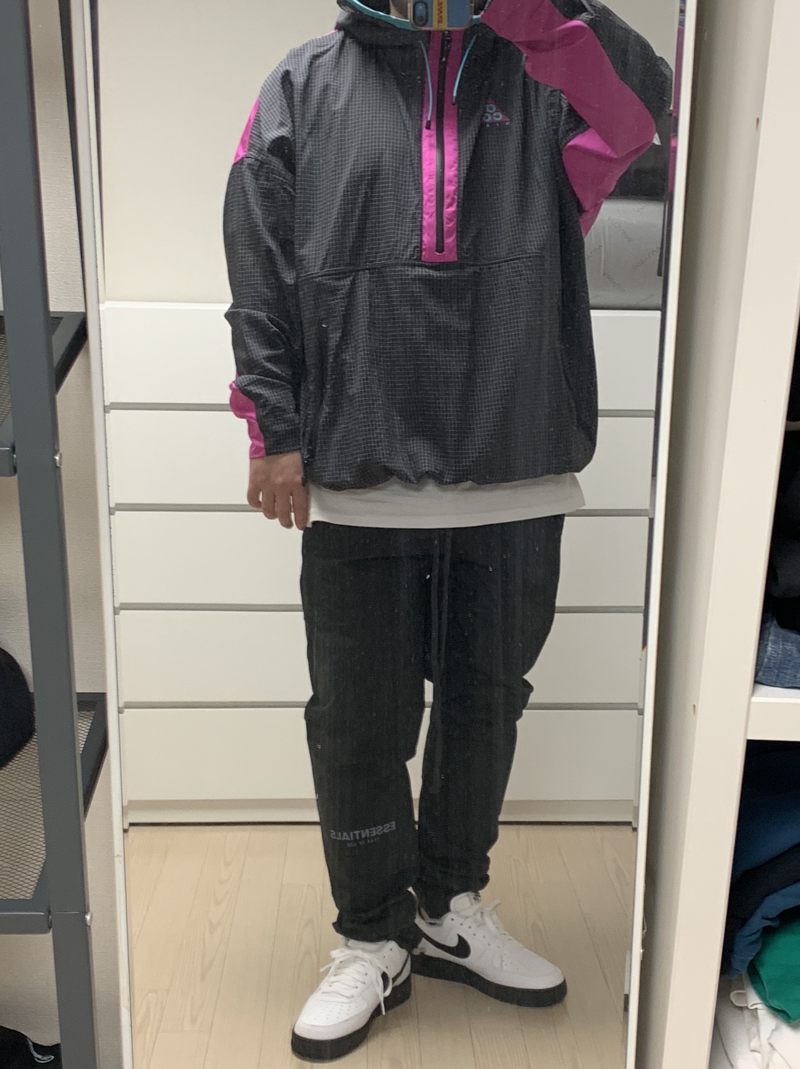 Nike Air Force 1 Low White Black Midsole, Essentials Track Pants Black - 20FW 착용 스타일