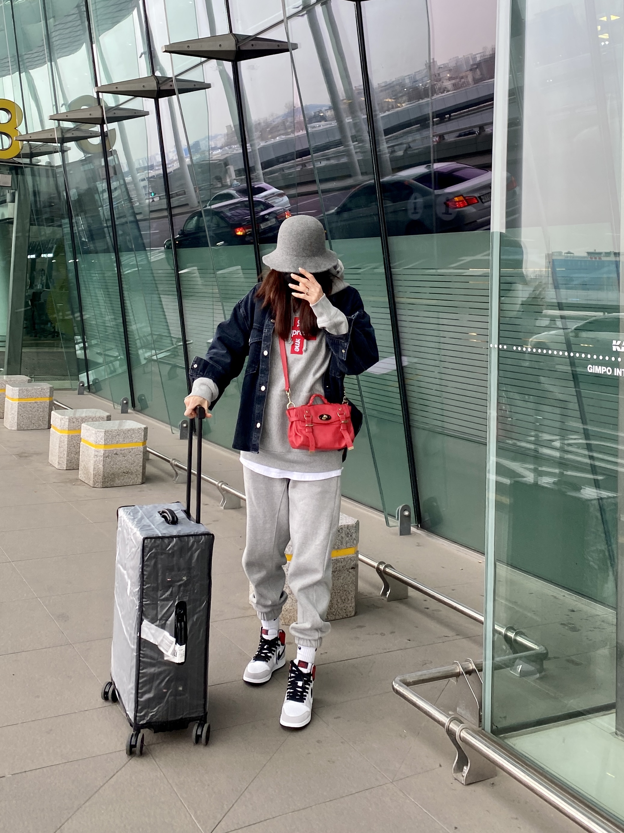 Jordan 1 Retro High OG Light Smoke Grey, Supreme Cross Box Logo Hooded Sweatshirt Heather Grey - 20FW 착용 스타일 - 2
