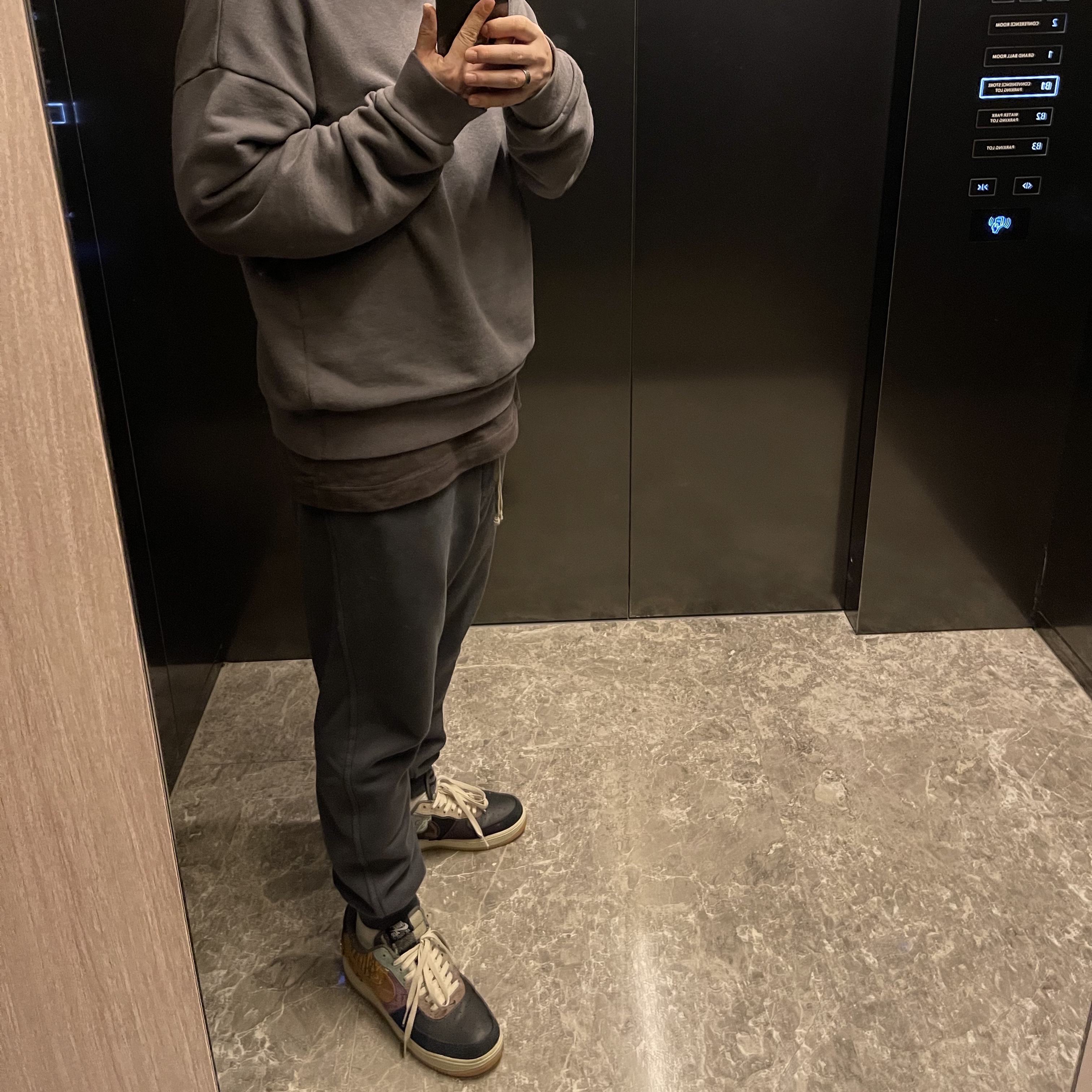 Nike x Travis Scott Air Force 1 Low Cactus Jack 착용 스타일