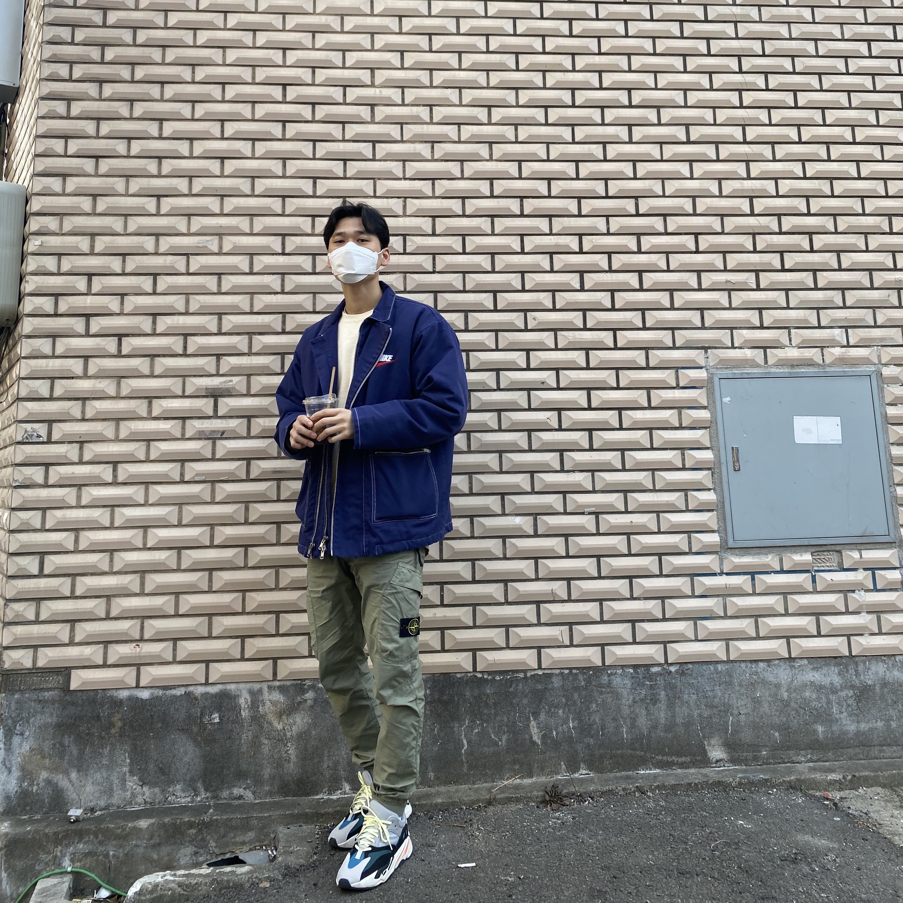 Adidas Yeezy Boost 700 Wave Runner Solid Grey 2017/2019 착용 스타일