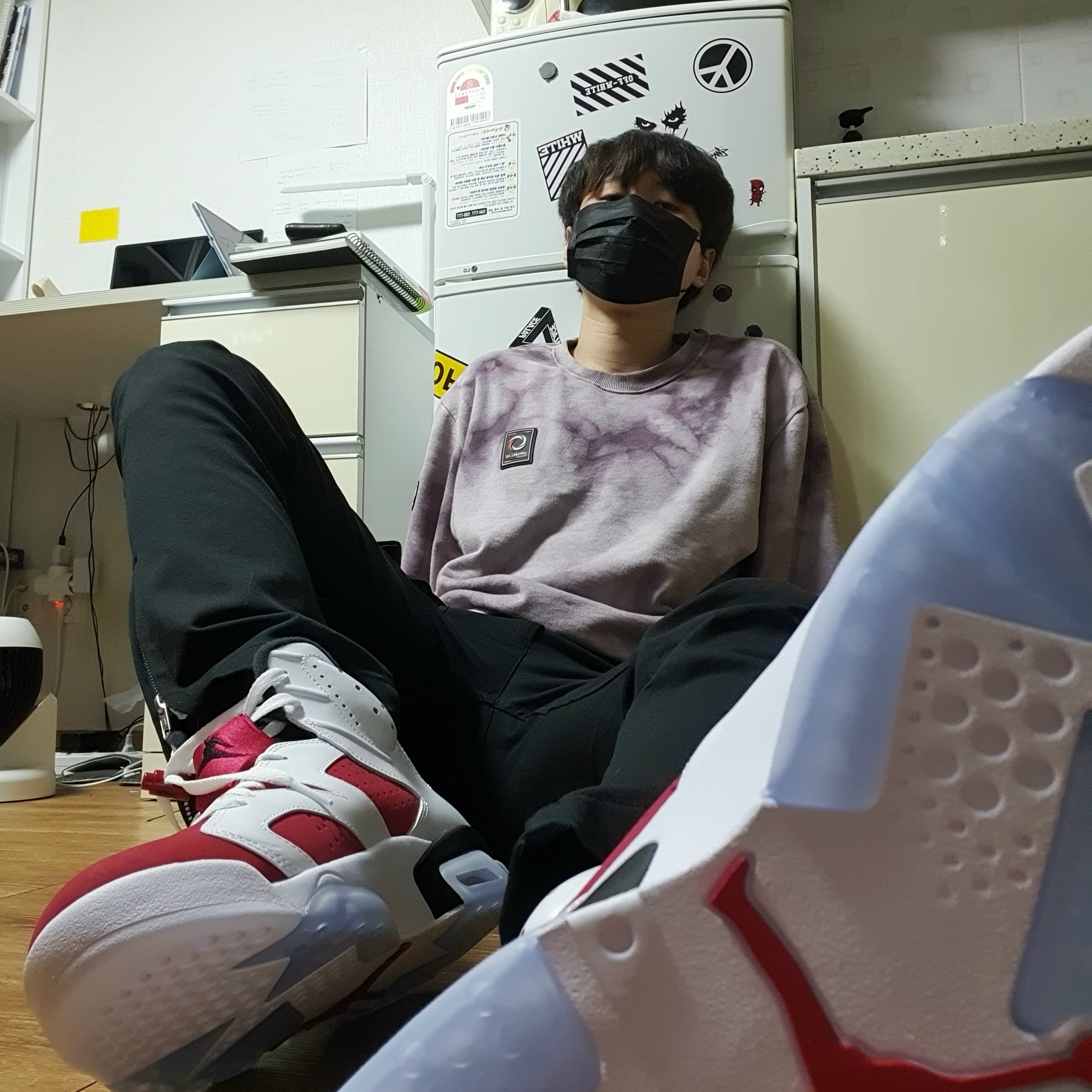 Jordan 6 Retro Carmine 2021 착용 스타일 - 2