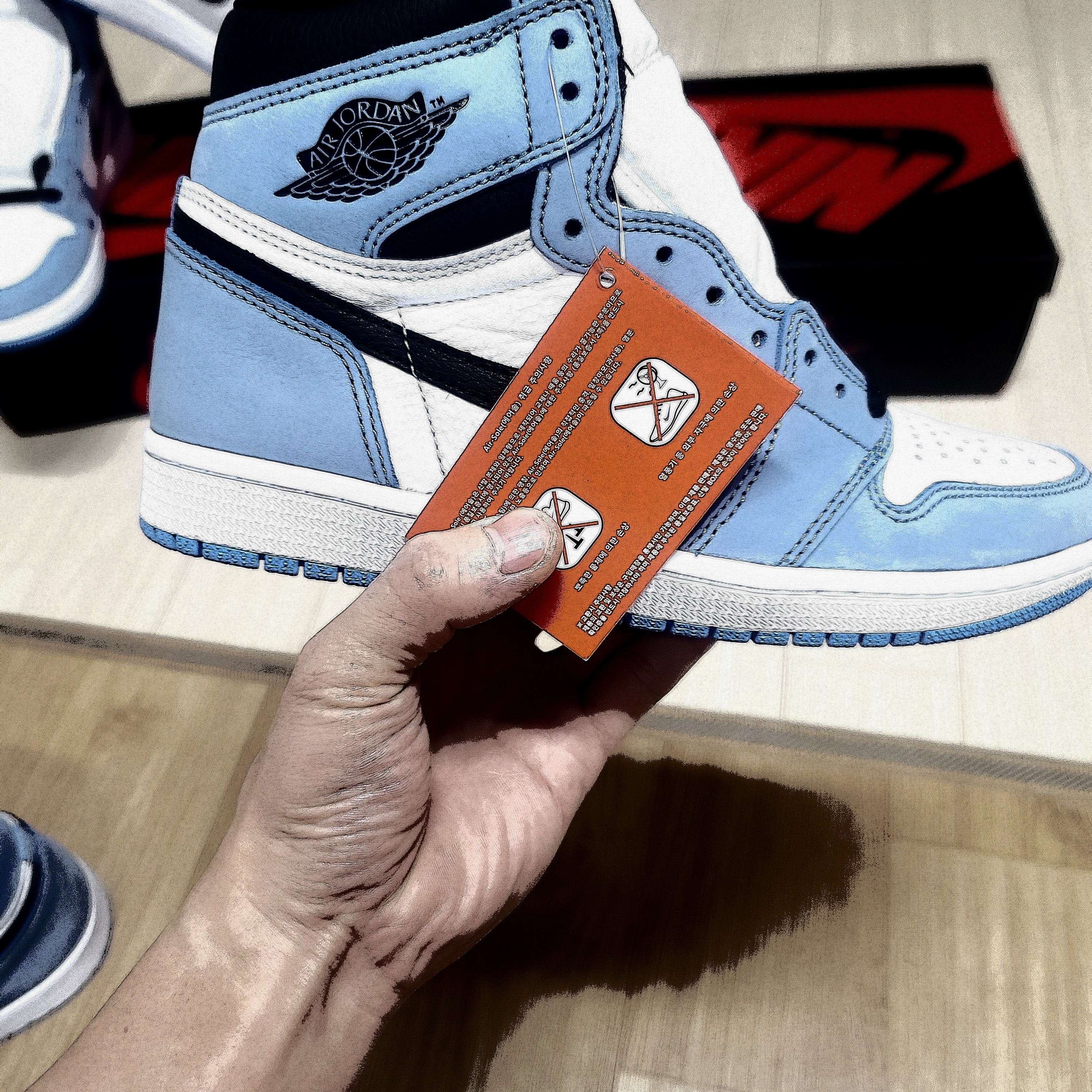Jordan 1 Retro High OG University Blue 착용 스타일 - 4