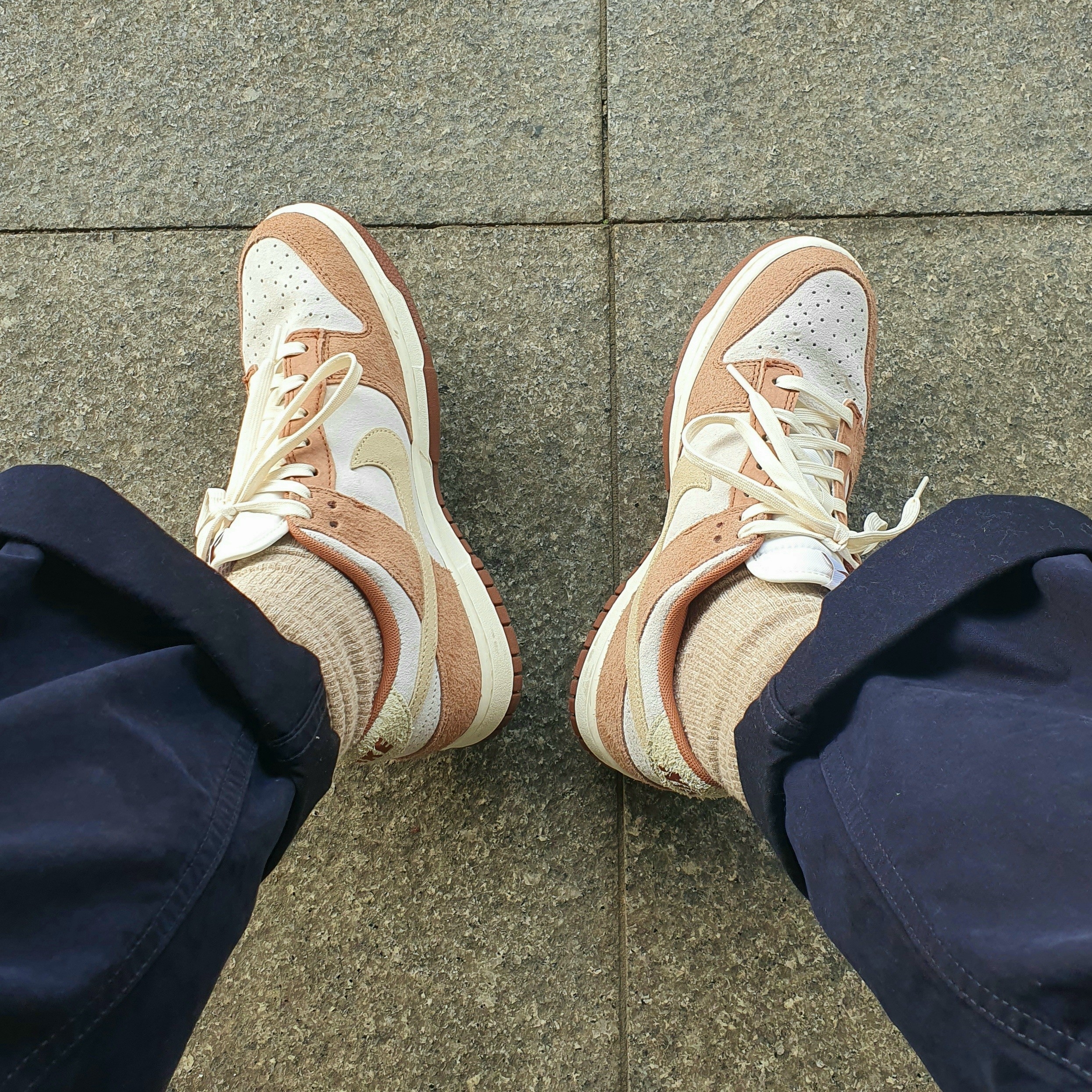 Nike Dunk Low Pro Premium Medium Curry 착용 스타일