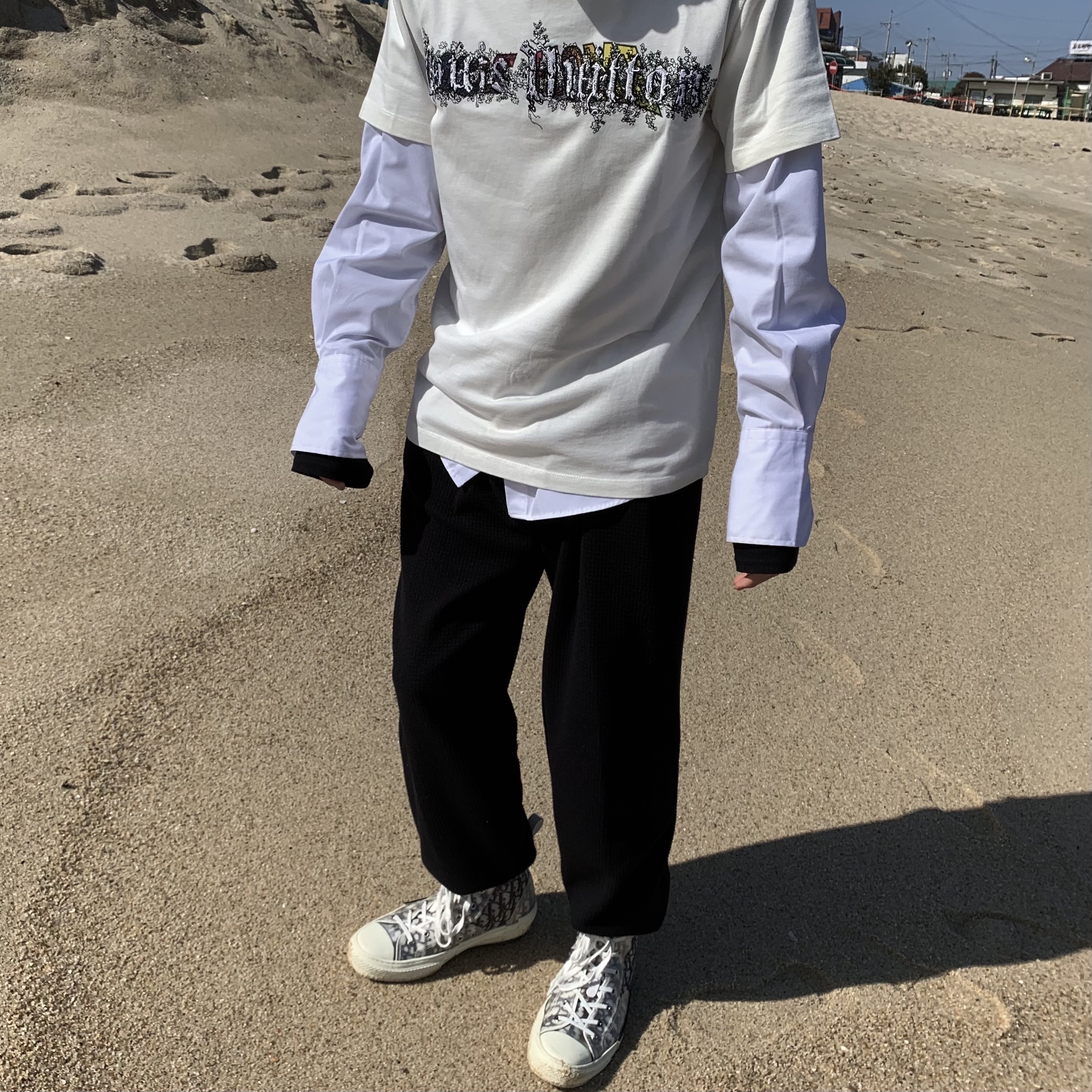 Dior B23 High Dior Oblique White & Black 착용 스타일