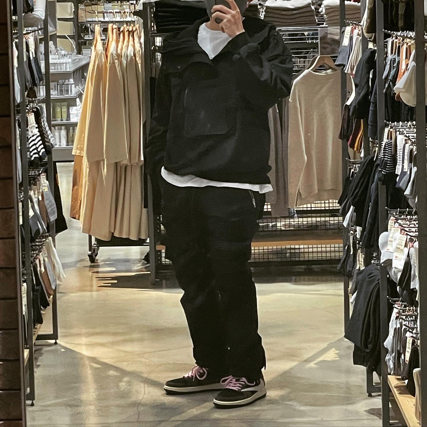 Jordan 6 x Travis Scott Retro Olive, Jordan 1 x Travis Scott Retro Low OG SP Mocha 착용 스타일 - 2