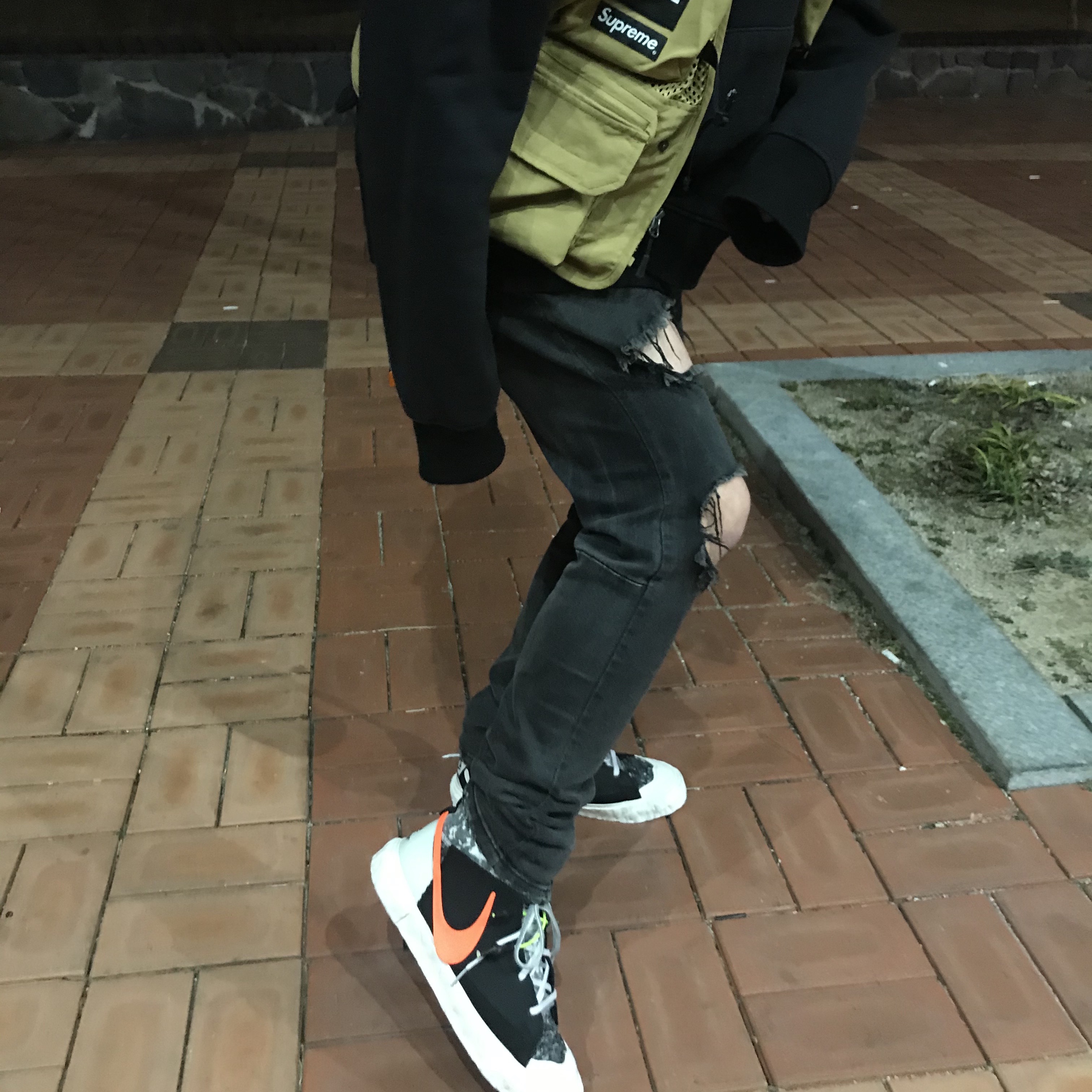 Nike x Readymade Blazer Mid Black 착용 스타일 - 2