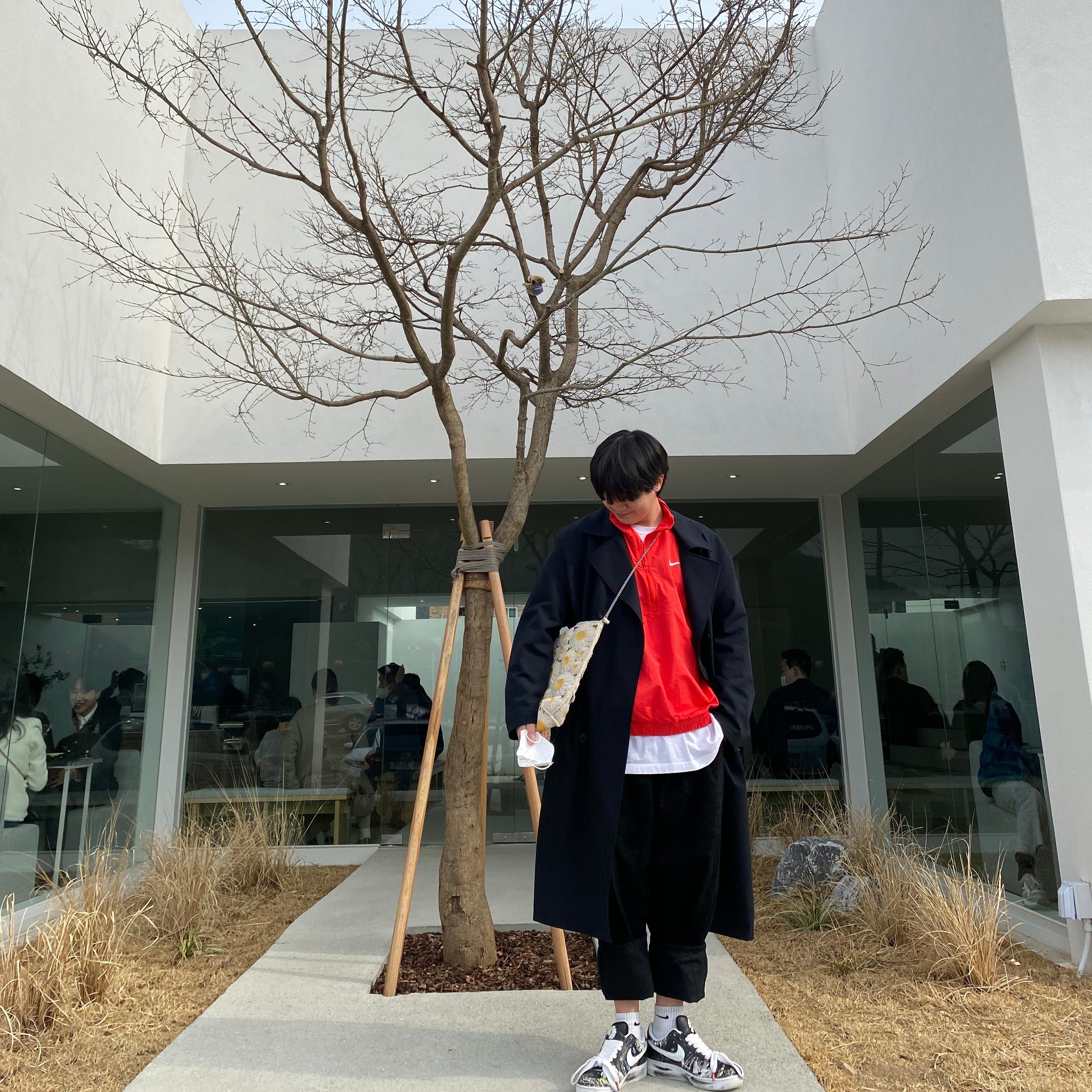 Nike x Peaceminusone Air Force 1 Low Para-Noise, Nike x Stussy Windrunner Jacket Habanero Red 착용 스타일 - 2