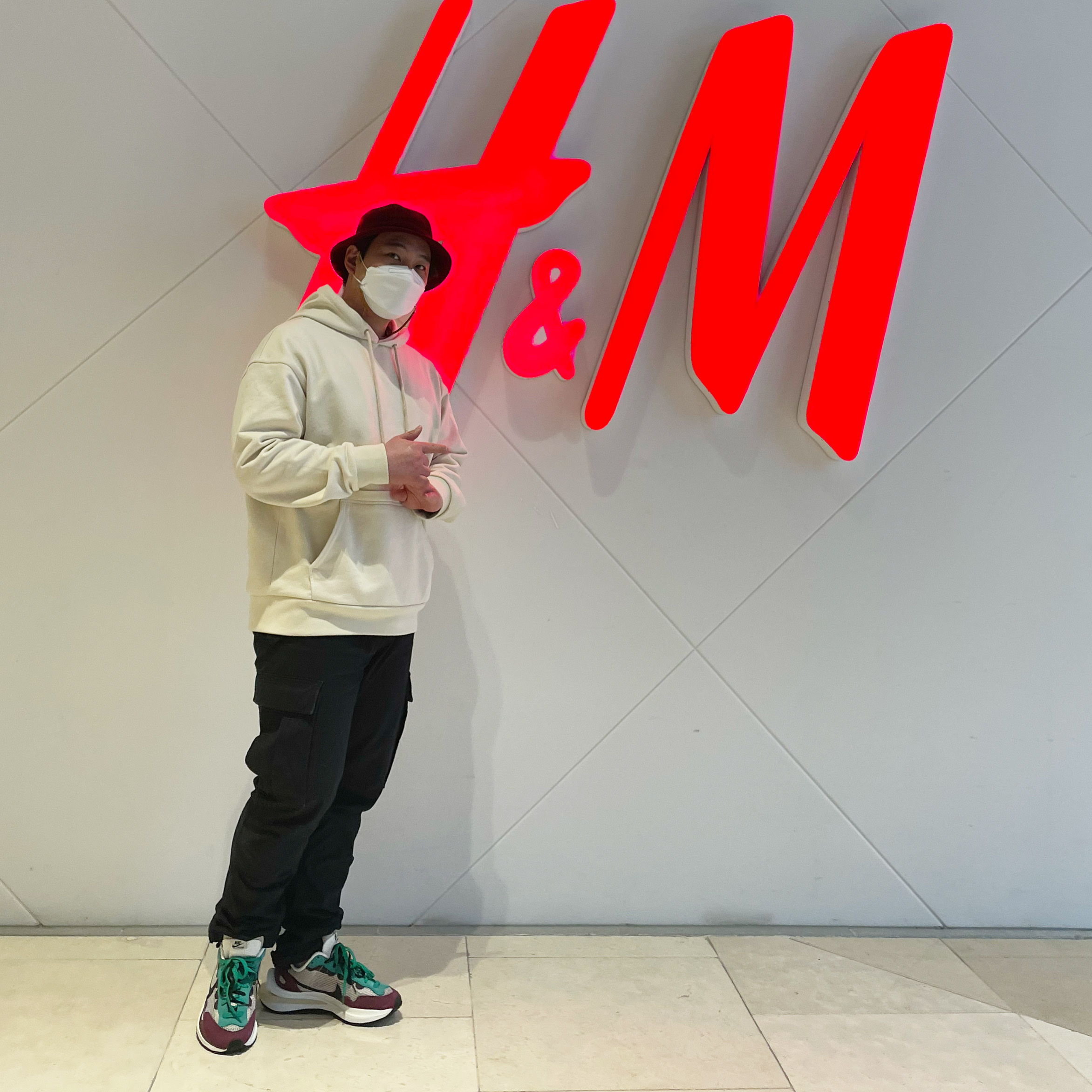 Nike x Sacai VaporWaffle String & Black Villain Red 착용 스타일 - 1