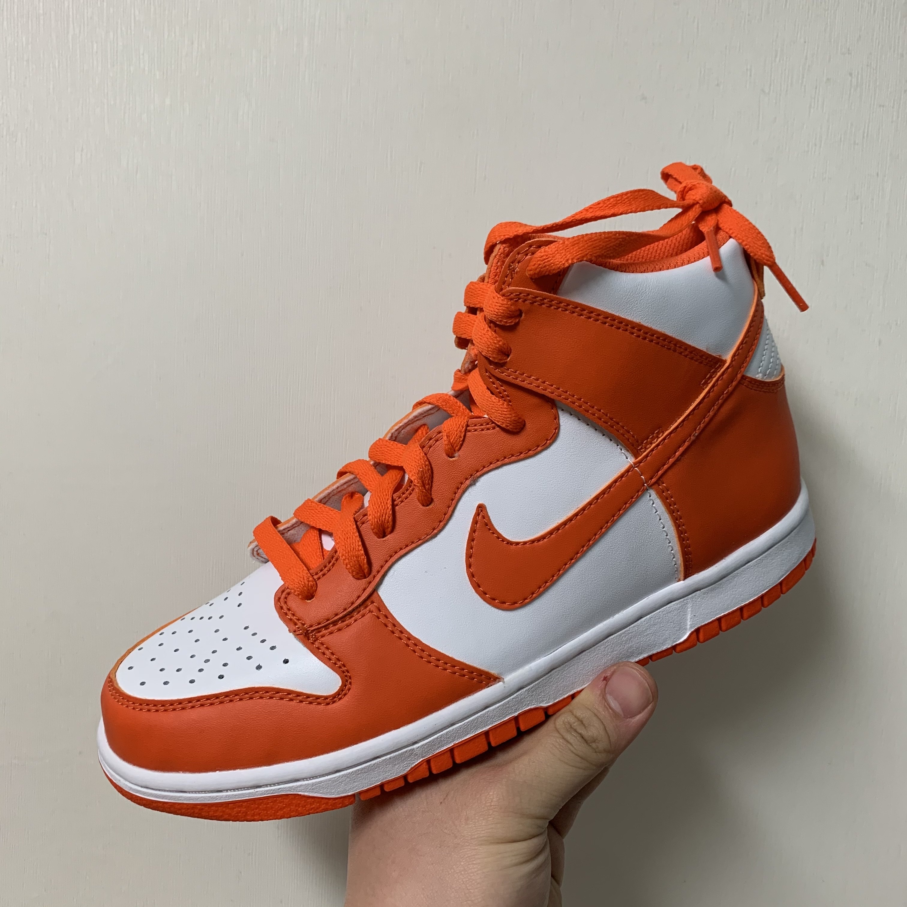 Nike Dunk High Retro Orange Blaze 착용 스타일
