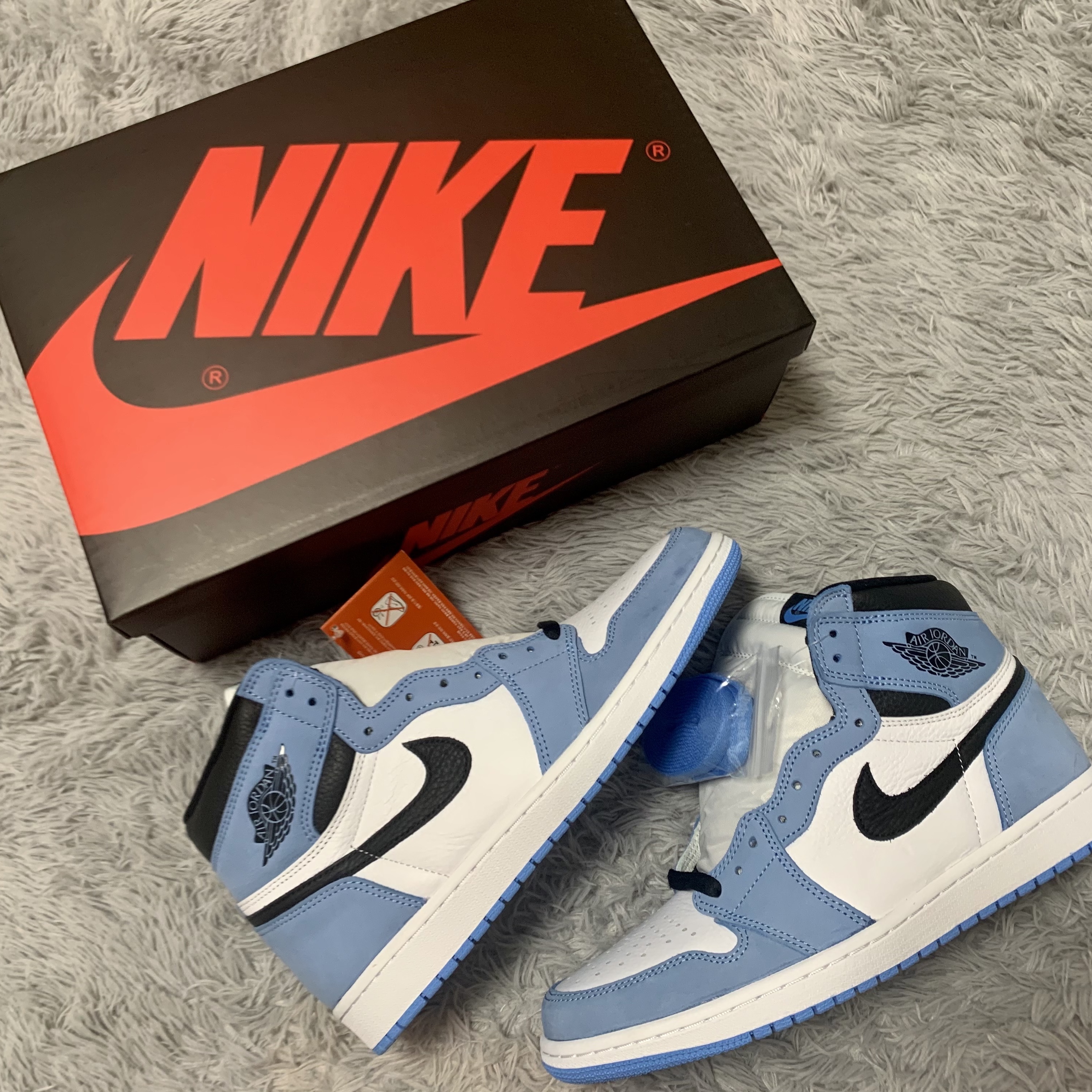 Jordan 1 Retro High OG University Blue 착용 스타일