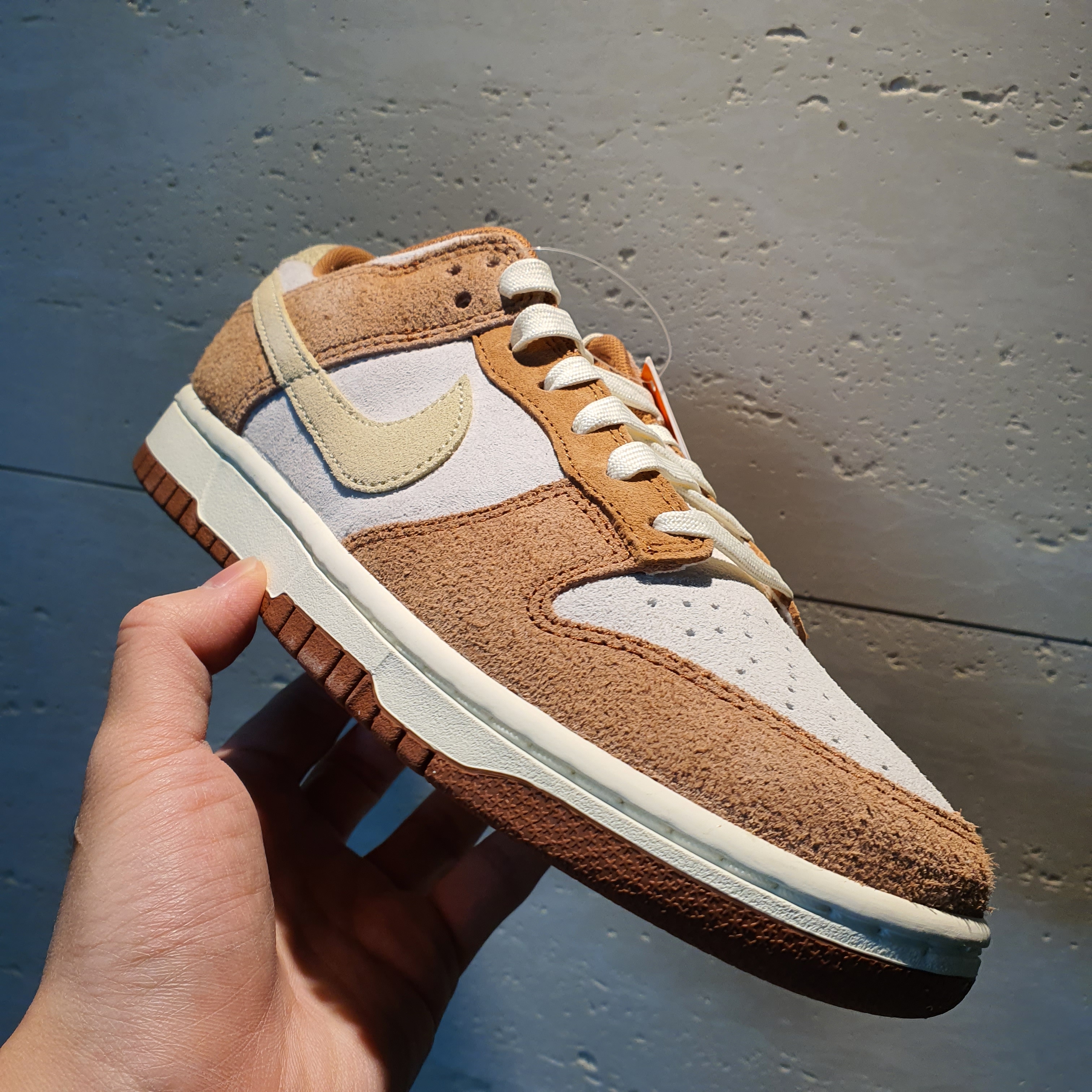 Nike Dunk Low Pro Premium Medium Curry 착용 스타일 - 2