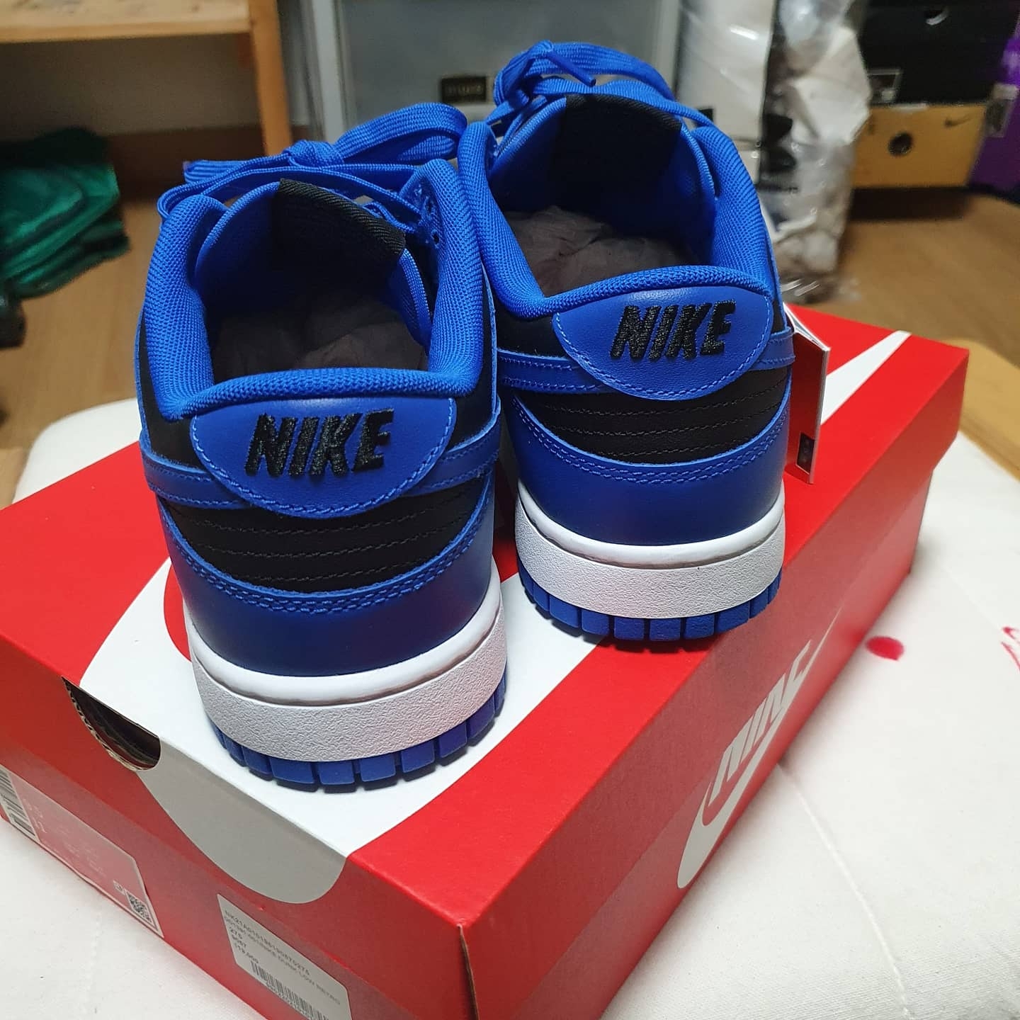 Nike Dunk Low Retro Hyper Cobalt 착용 스타일 - 2
