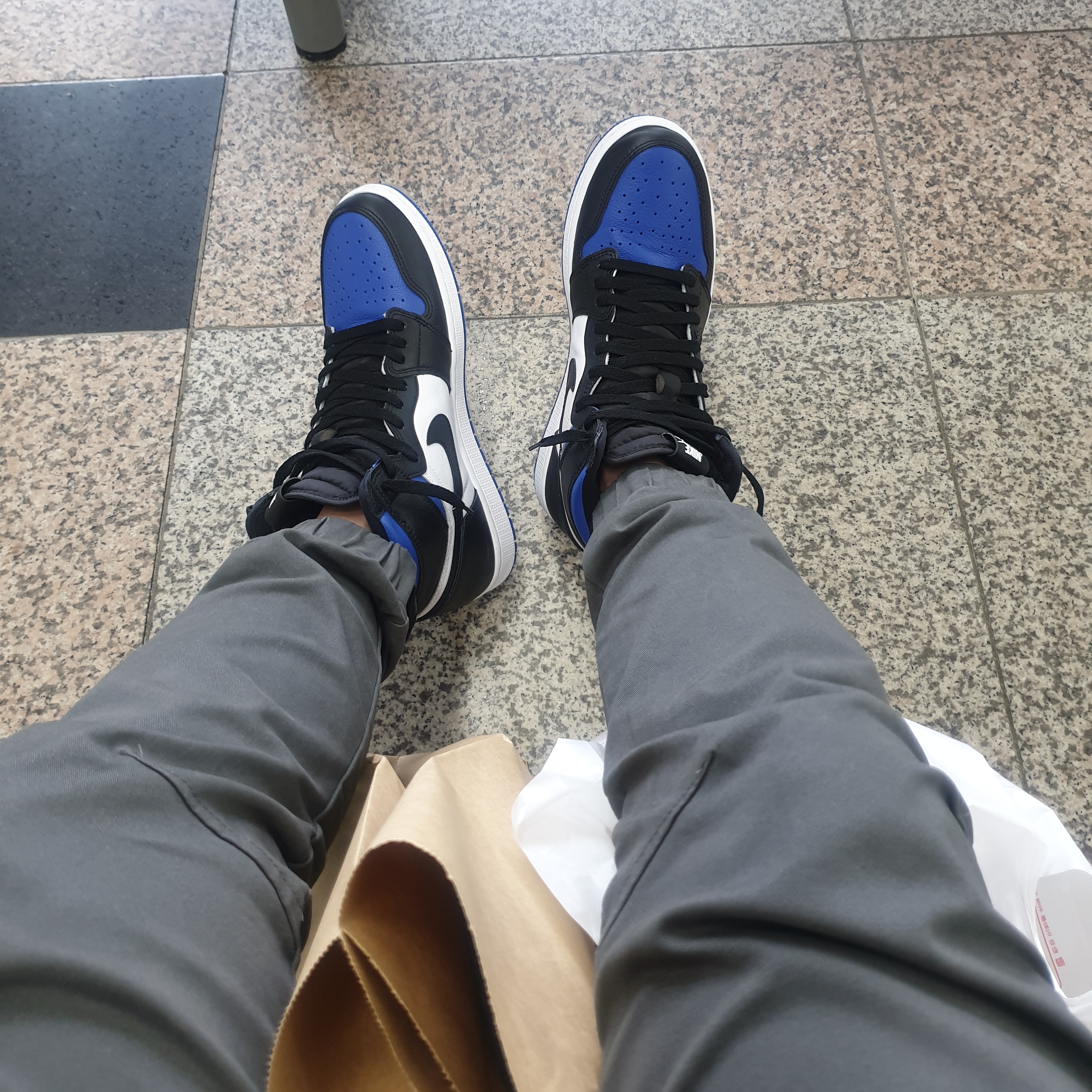 Jordan 1 Retro High OG Royal Toe 착용 스타일 - 2
