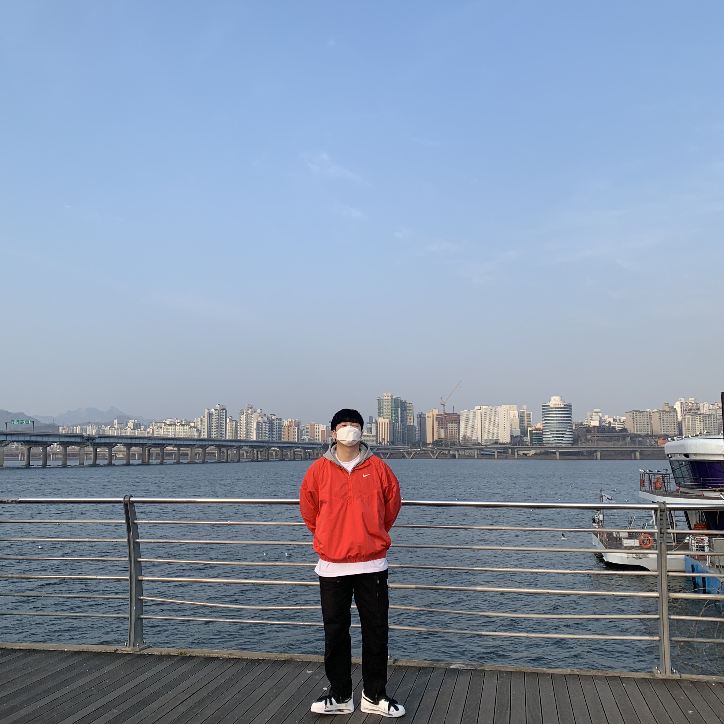 Nike x Stussy Windrunner Jacket Habanero Red, Nike x Peaceminusone Air Force 1 Low Para-Noise 2.0 착용 스타일