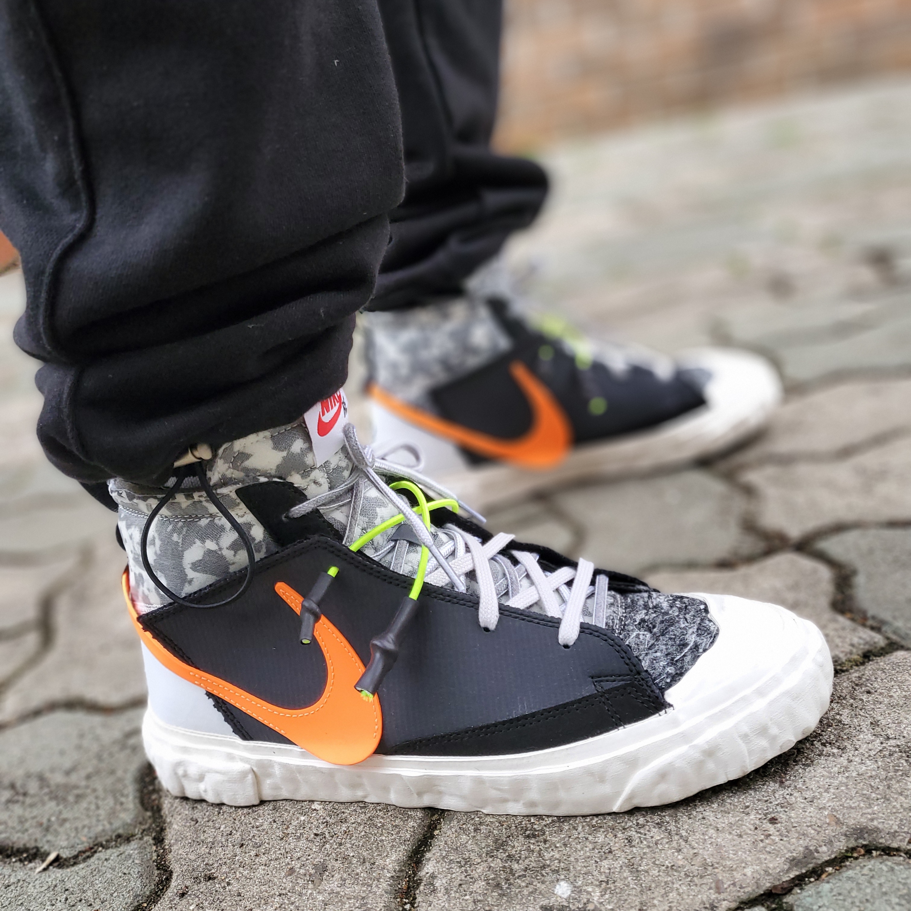 Nike x Readymade Blazer Mid Black 착용 스타일 - 2