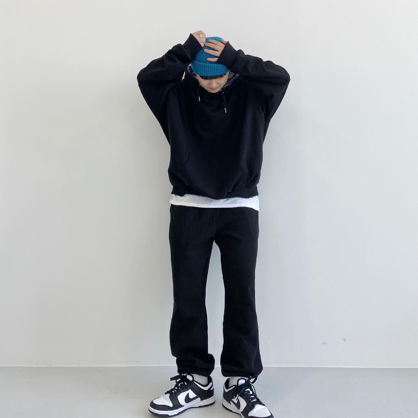 Nike Dunk Low Retro Black 착용 스타일 - 3