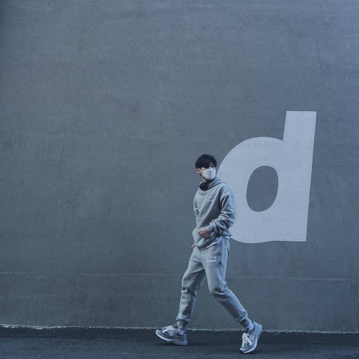 IAB Studio Hoodie Gray - 21SS, IAB Studio Sweatpants Gray - 21SS 착용 스타일 - 1