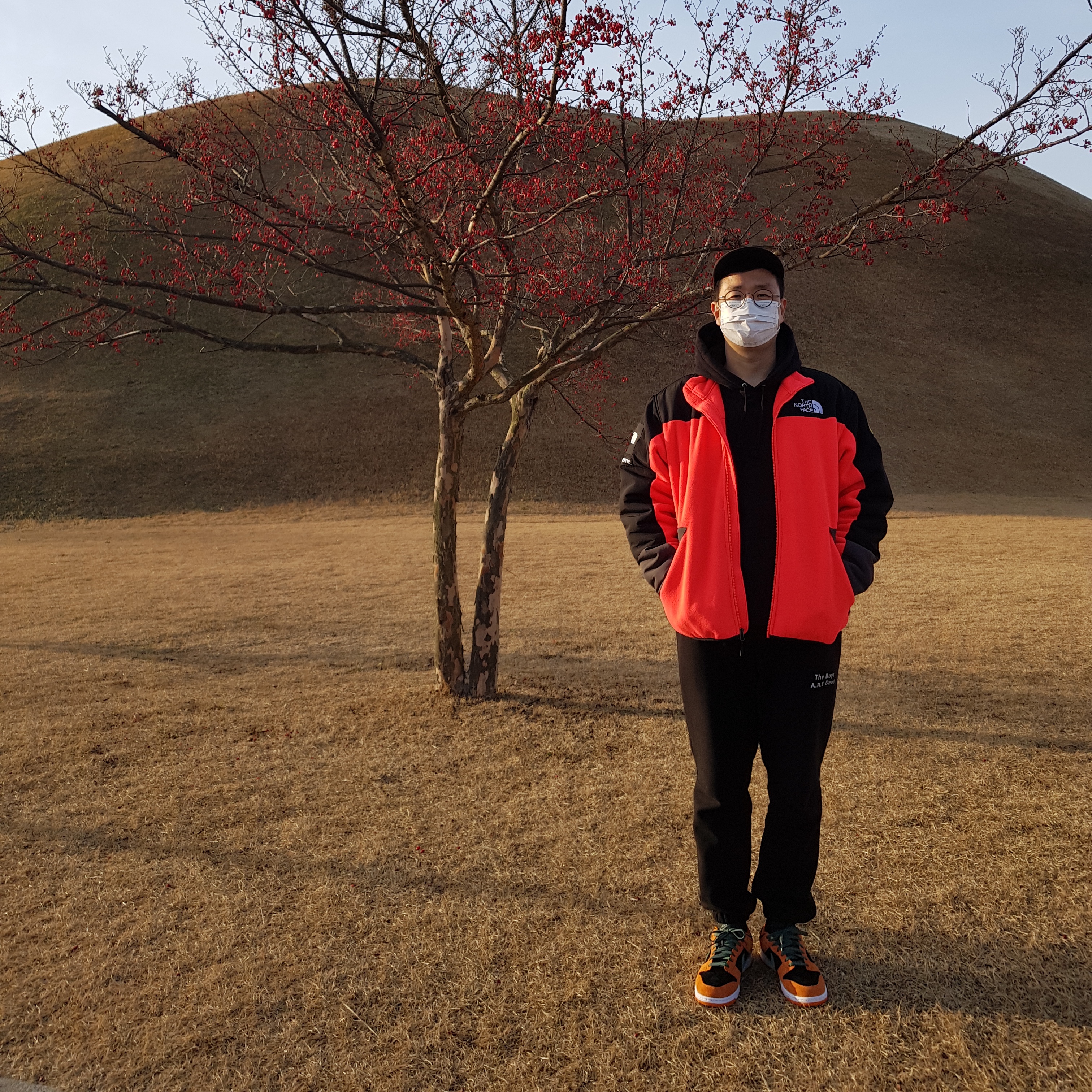 Nike Dunk Low SP Ceramic, Supreme x The North Face RTG Fleece Jacket Red - 20SS 착용 스타일