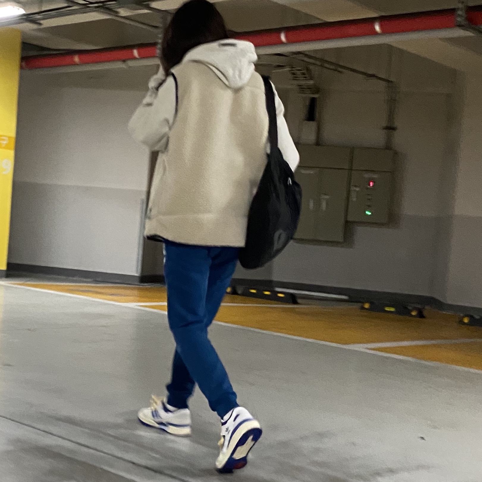 Adidas OG Forum 84 Low Blue Thread, Essentials 3D Silicon Applique Pullover Hoodie Oatmeal/Oatmeal Heather/Light Heather Oatmeal 2020 착용 스타일