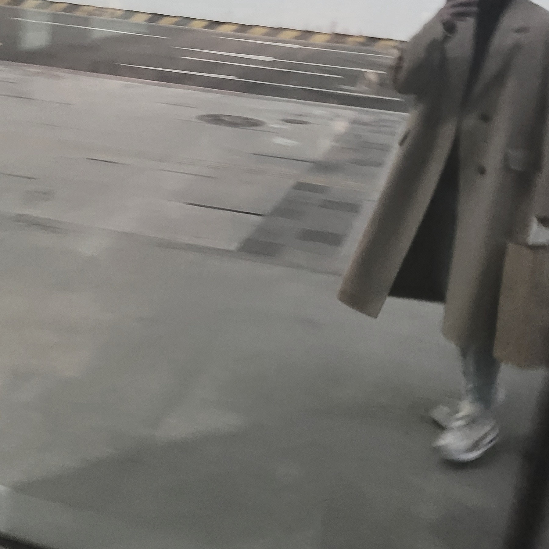 Nike x Sacai VaporWaffle Royal Fuchsia 착용 스타일