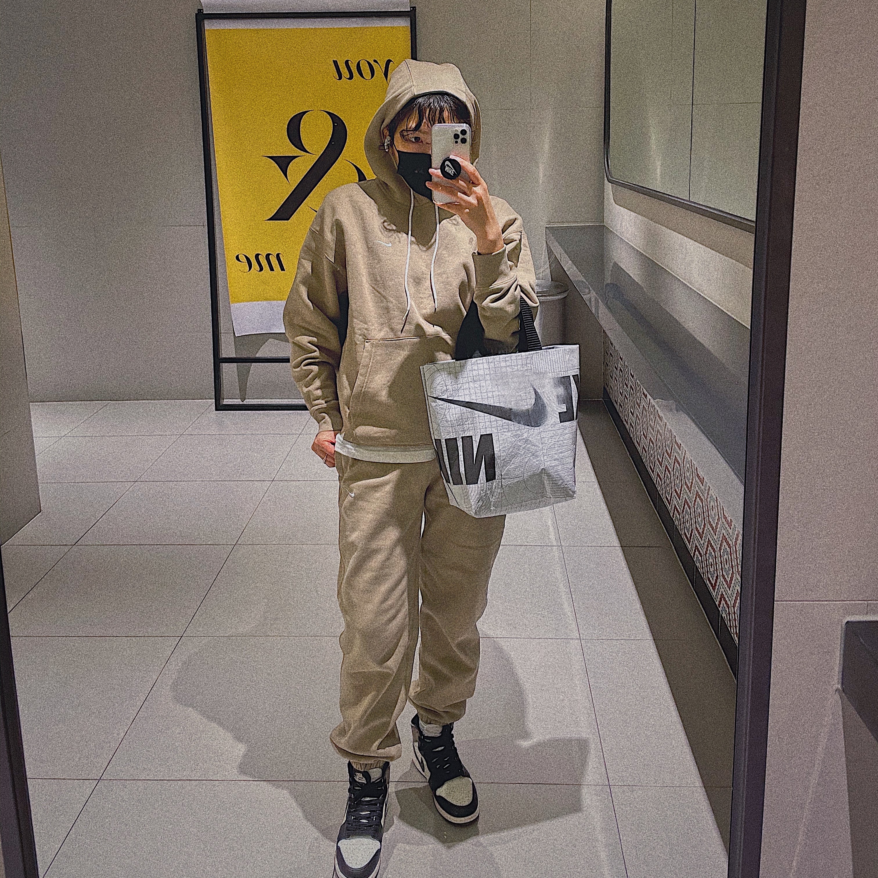Nike NRG Solo Swoosh Fleece Hoodie Khaki - Asia, Nike NRG Solo Swoosh Fleece Pants Khaki - Asia 착용 스타일