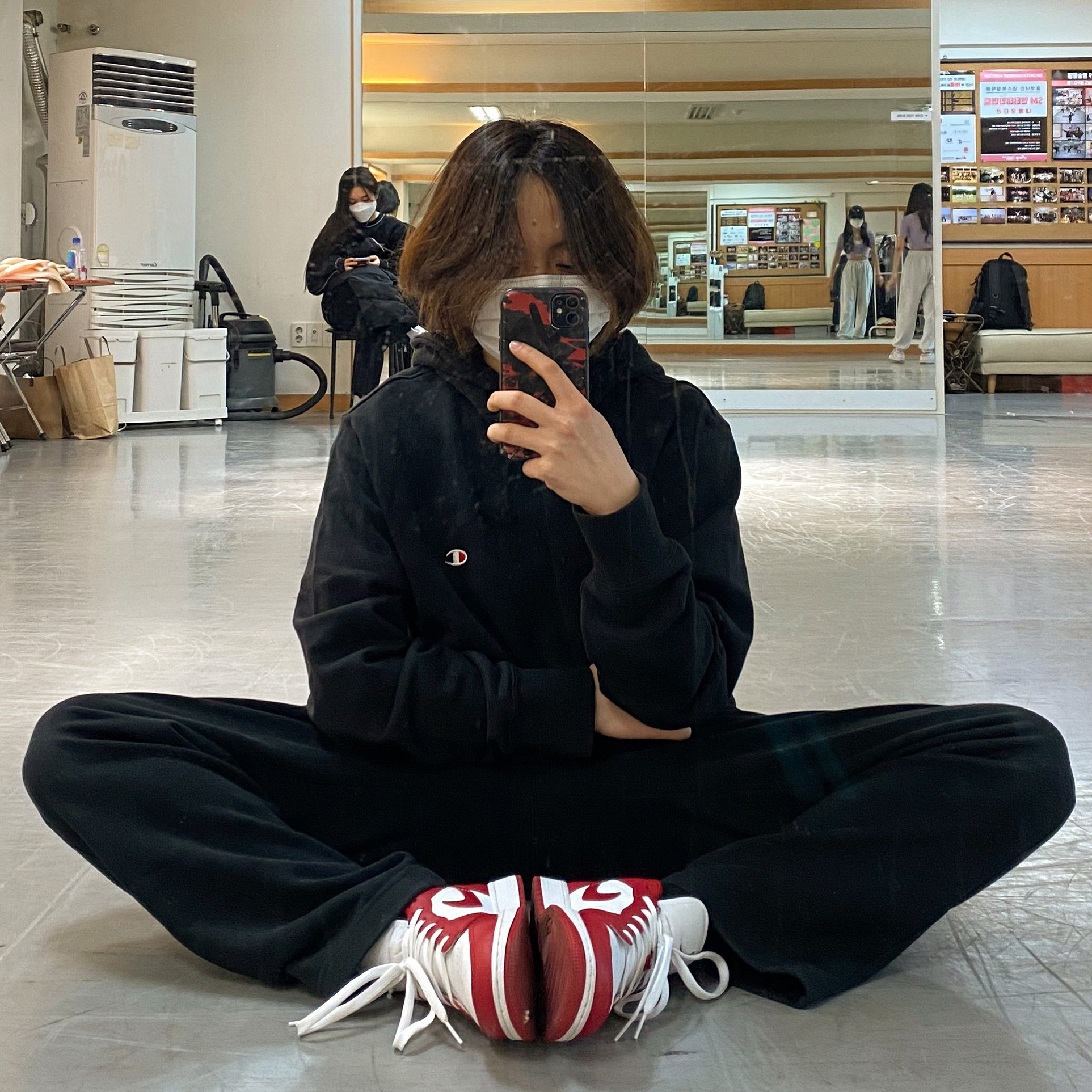 (GS) Jordan 1 Low Gym Red White 착용 스타일
