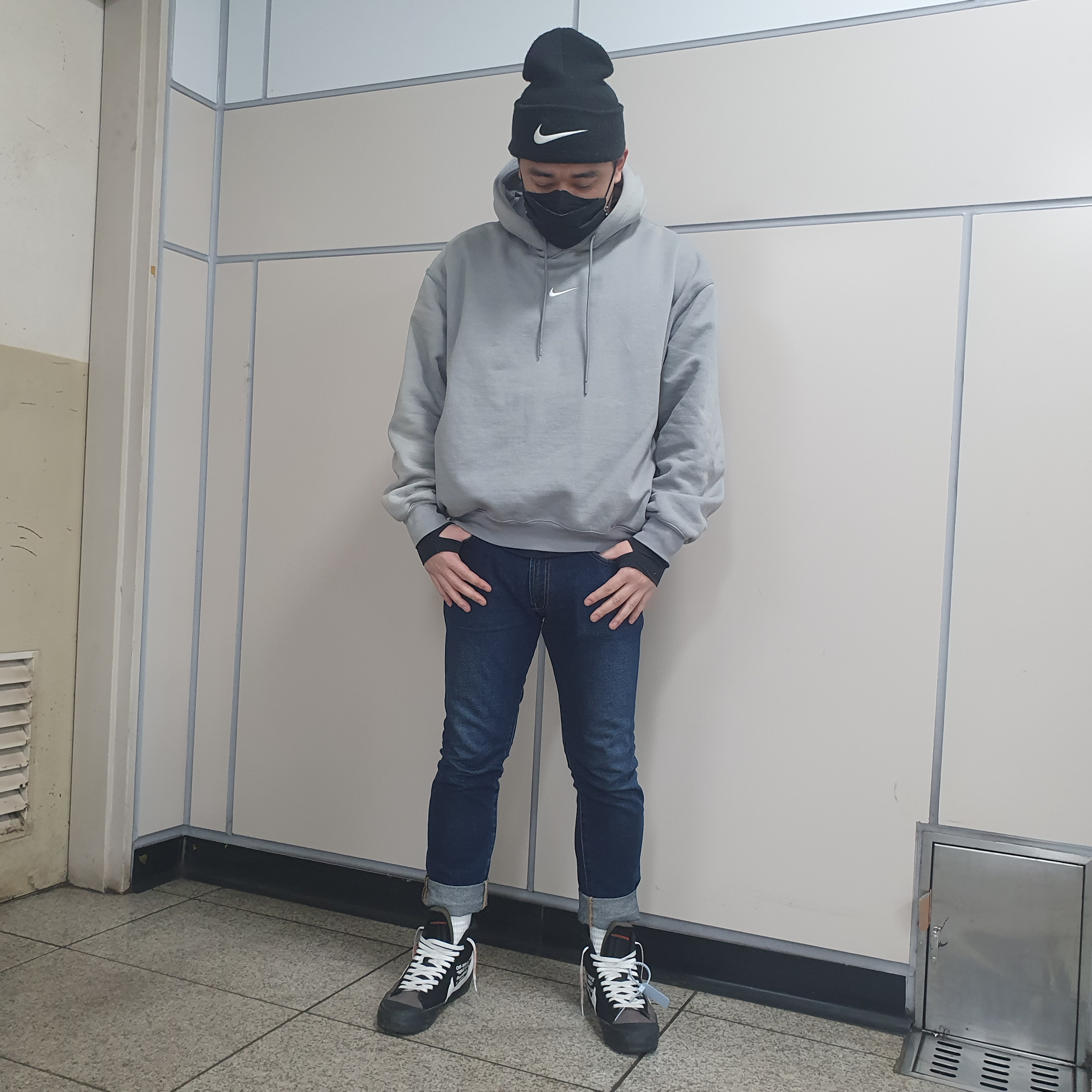 Nike x Off-White Blazer Mid Grim Reaper Black, Nike x Stussy Cuff Beanie Black 착용 스타일