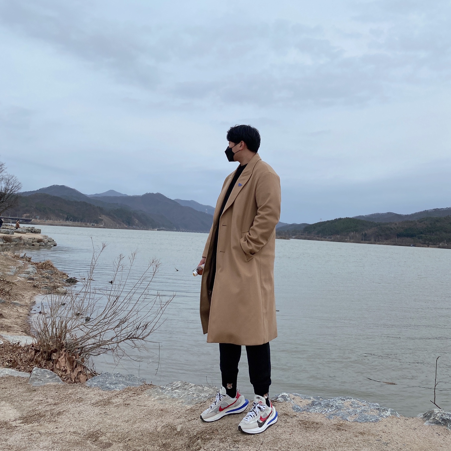 Nike x Sacai VaporWaffle Royal Fuchsia 착용 스타일