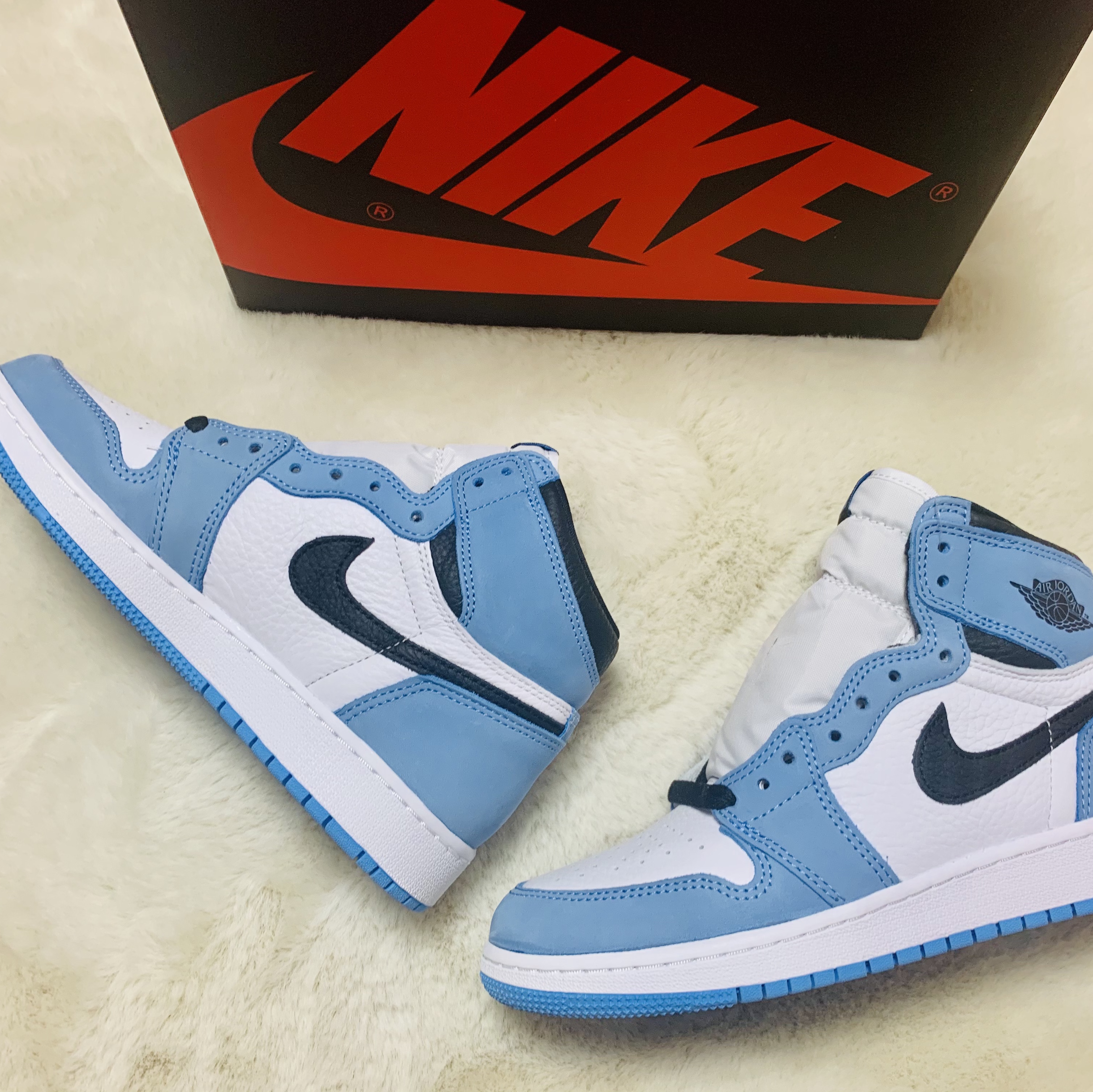 (GS) Jordan 1 Retro High OG University Blue 착용 스타일