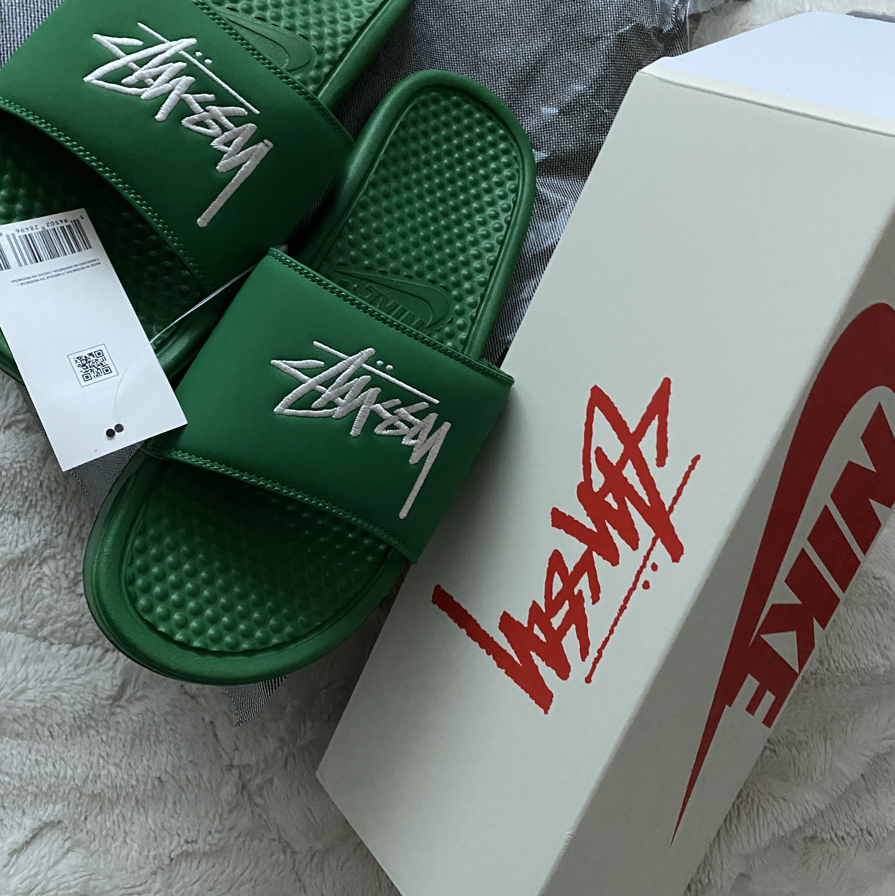 Nike x Stussy Benassi Slide Pine Green 착용 스타일