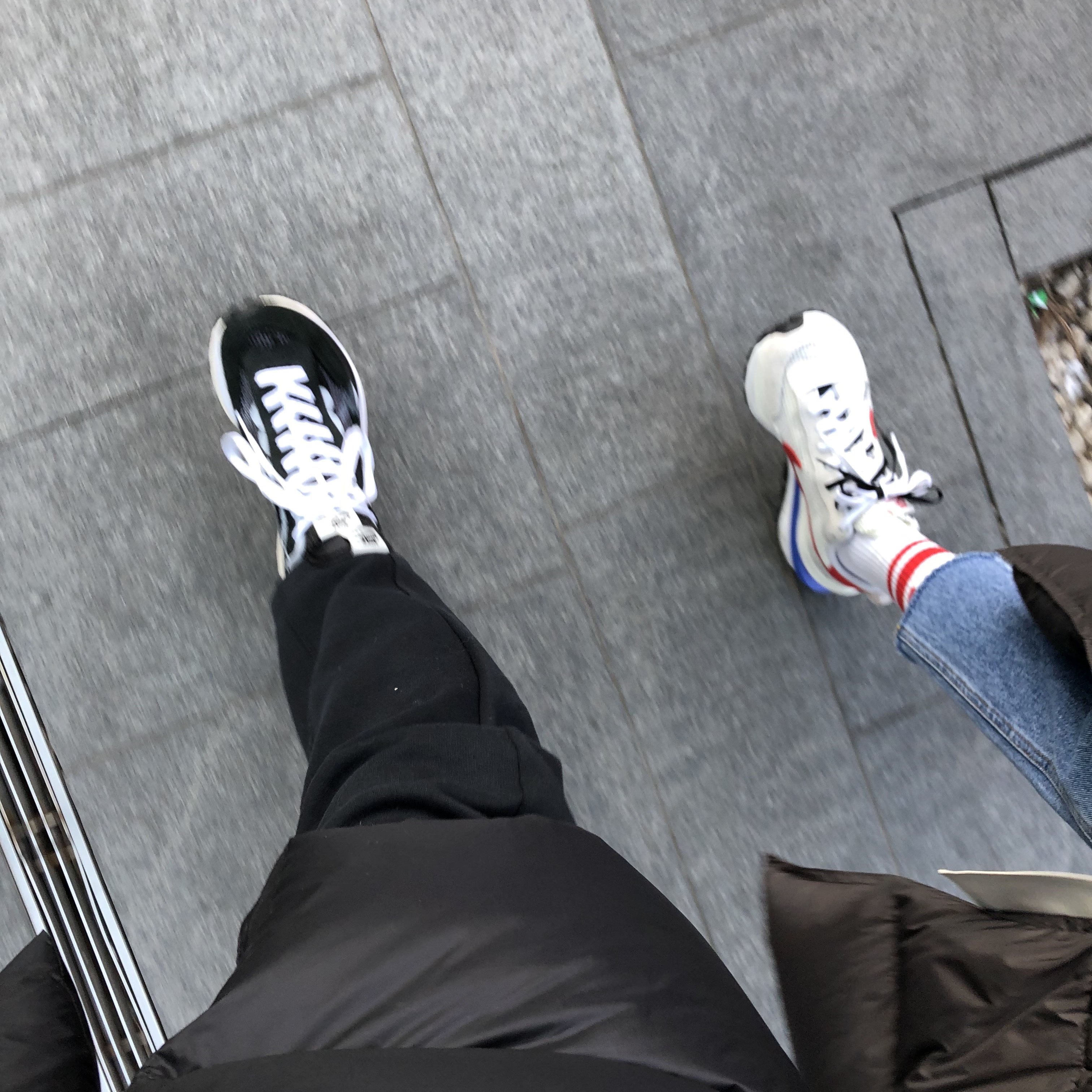 Nike x Sacai VaporWaffle Black White, Nike x Sacai VaporWaffle Royal Fuchsia 착용 스타일