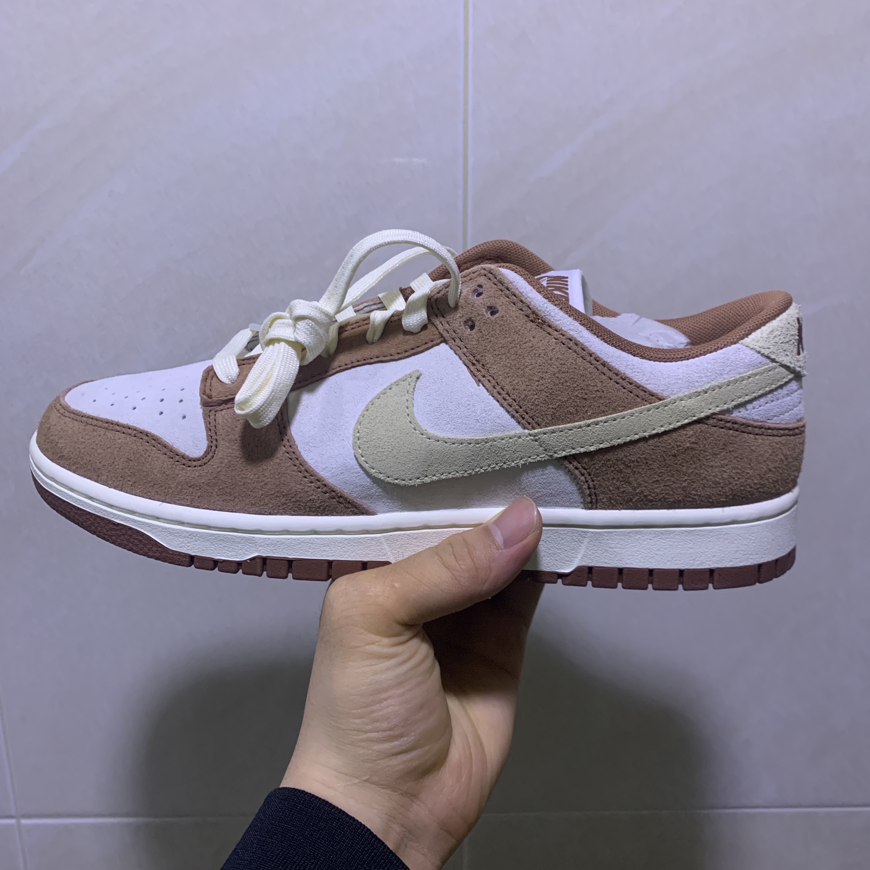 Nike Dunk Low Pro Premium Medium Curry 착용 스타일
