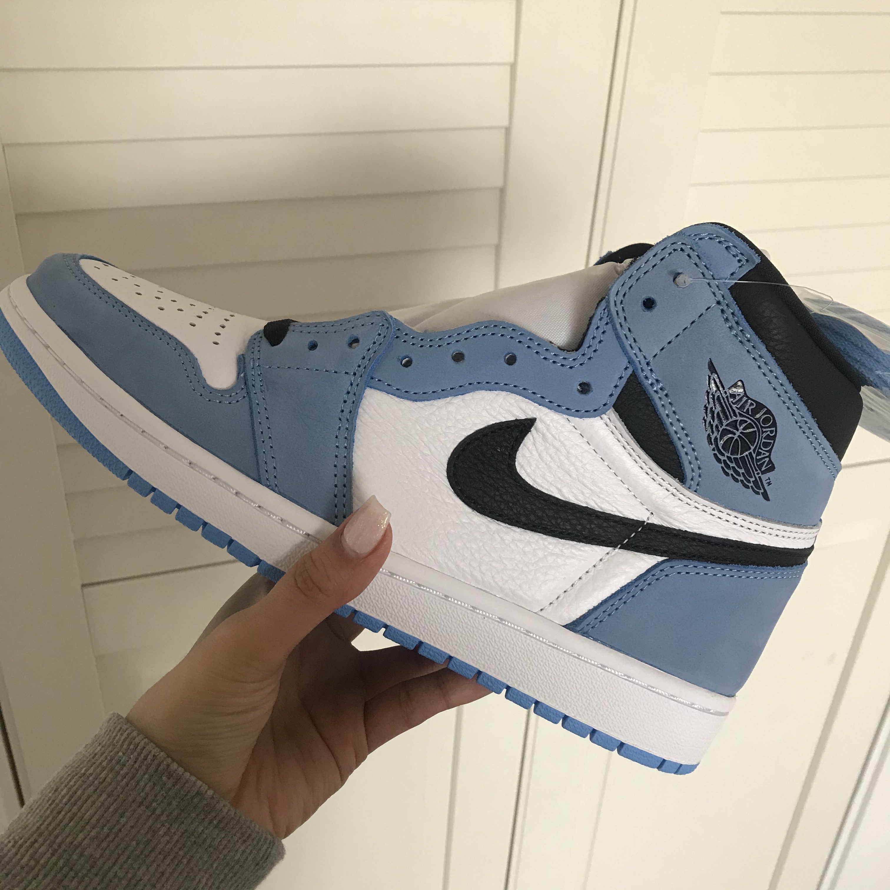 Jordan 1 Retro High OG University Blue 착용 스타일