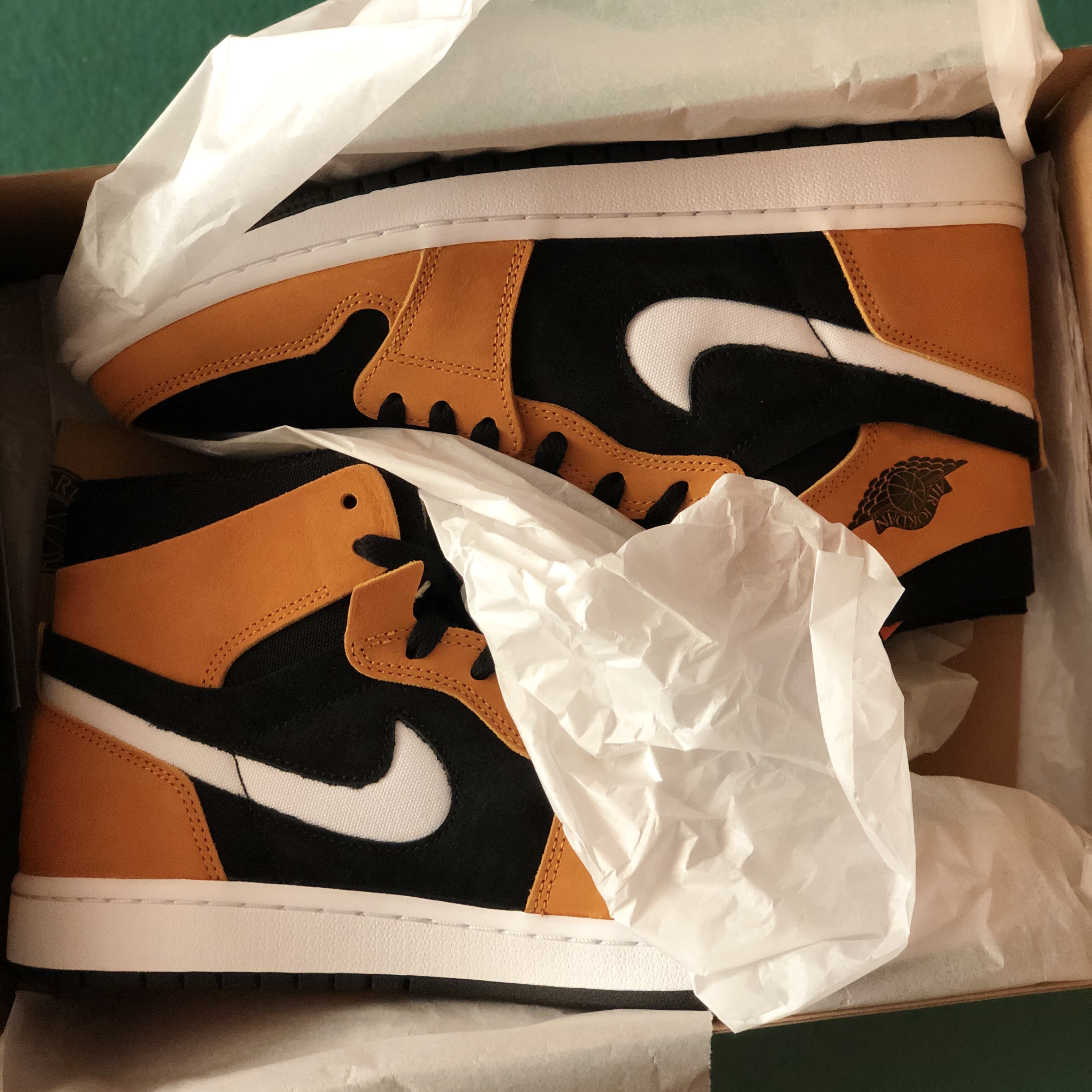 Jordan 1 Zoom Air CMFT Monarch Orange 착용 스타일 - 2