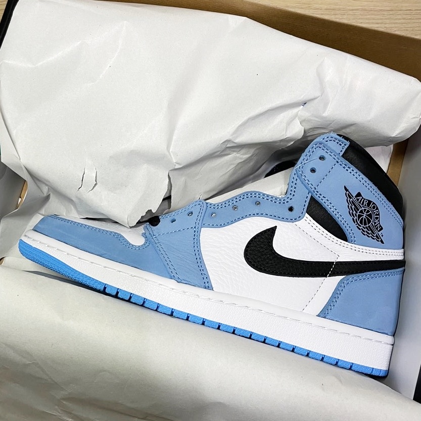 Jordan 1 Retro High OG University Blue 착용 스타일