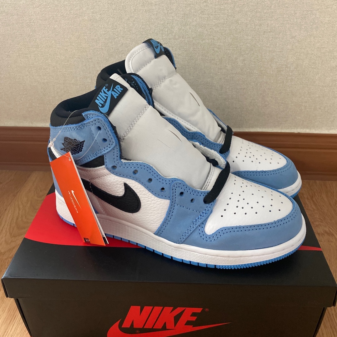 (GS) Jordan 1 Retro High OG University Blue 착용 스타일 - 2