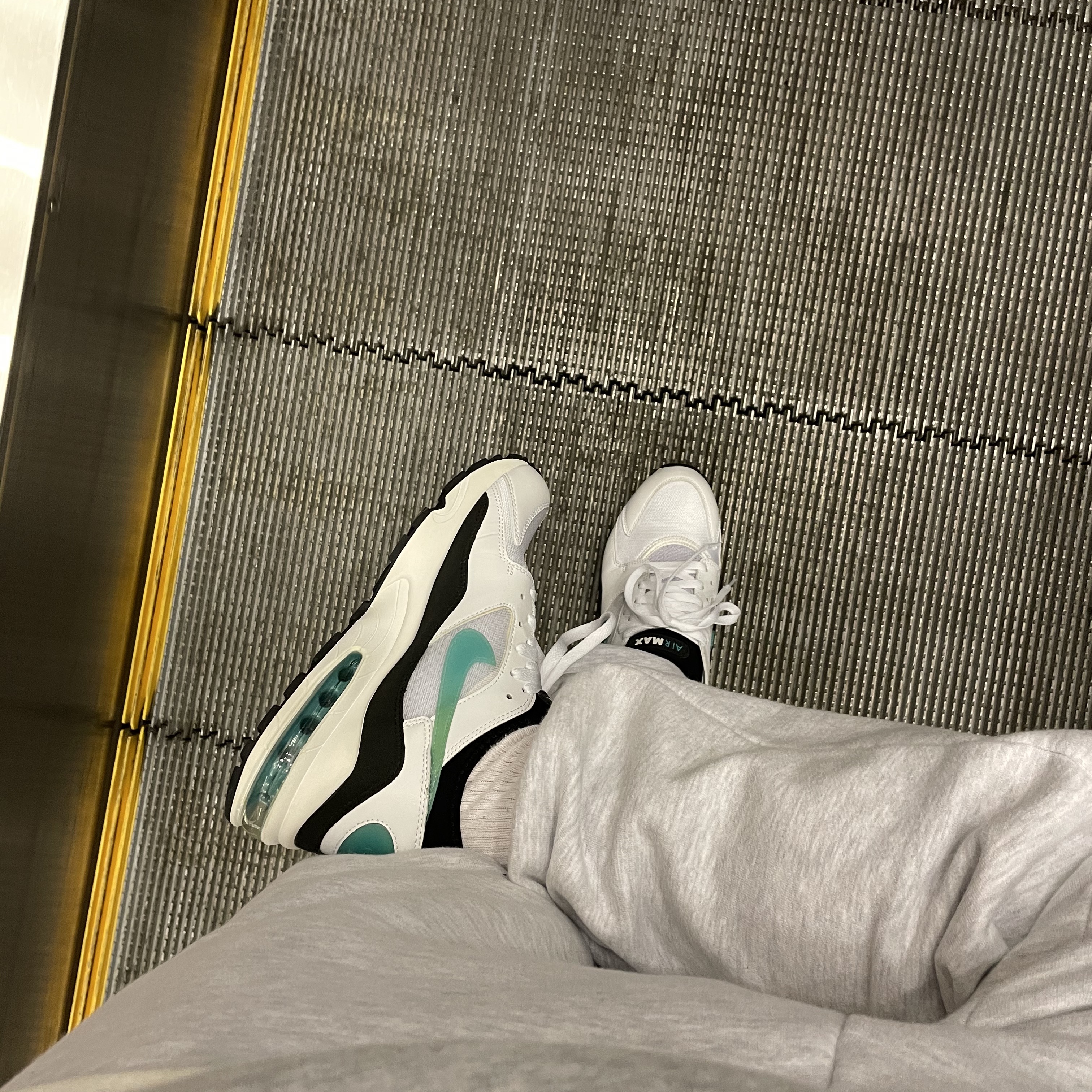 Nike Air Max 93 Menthol 2018 착용 스타일