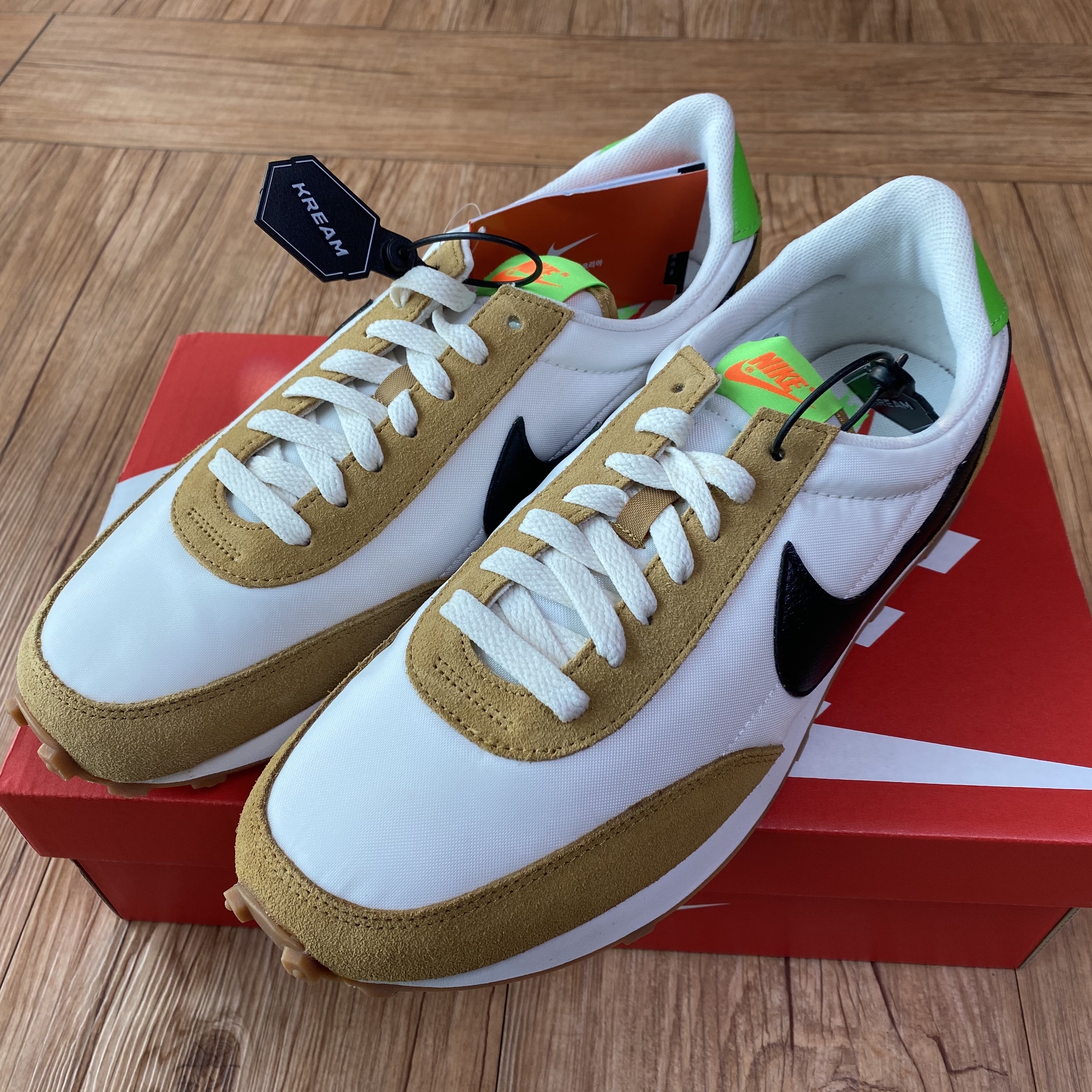 (W) Nike Daybreak Wheat 착용 스타일