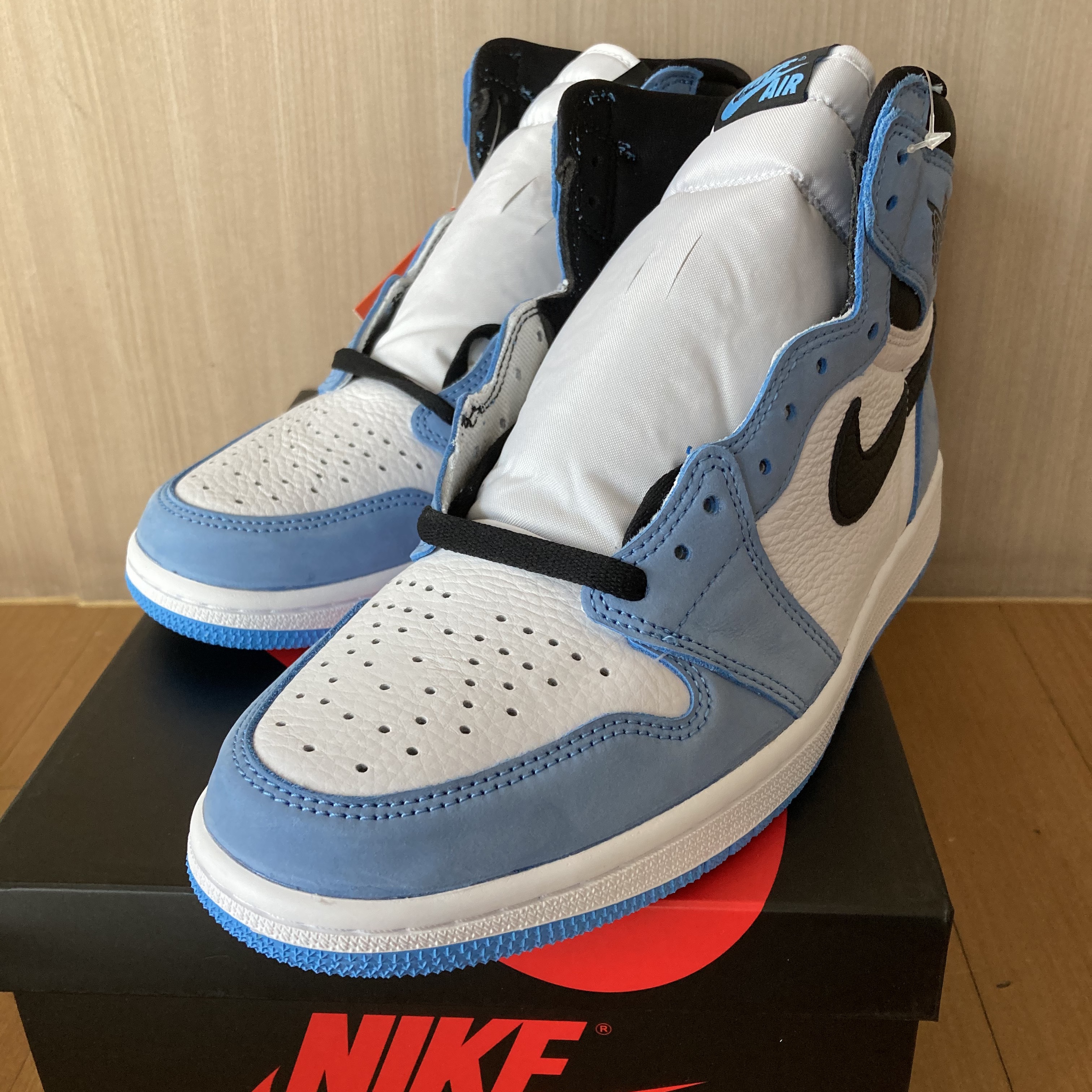 Jordan 1 Retro High OG University Blue 착용 스타일 - 2