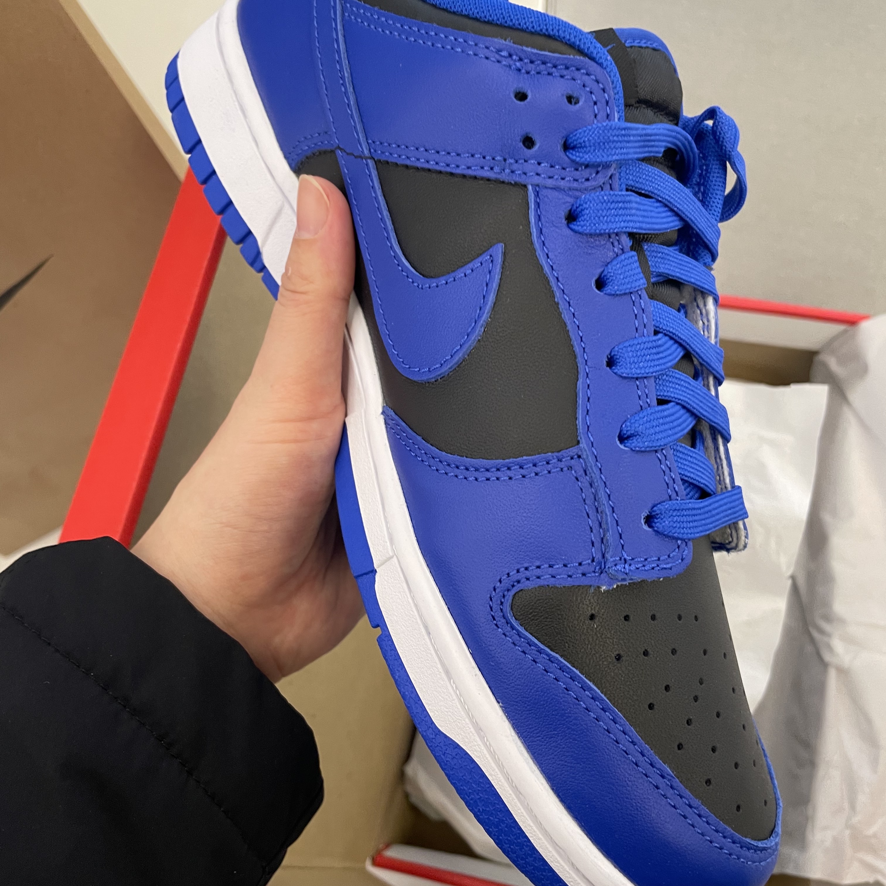 Nike Dunk Low Retro Hyper Cobalt 착용 스타일