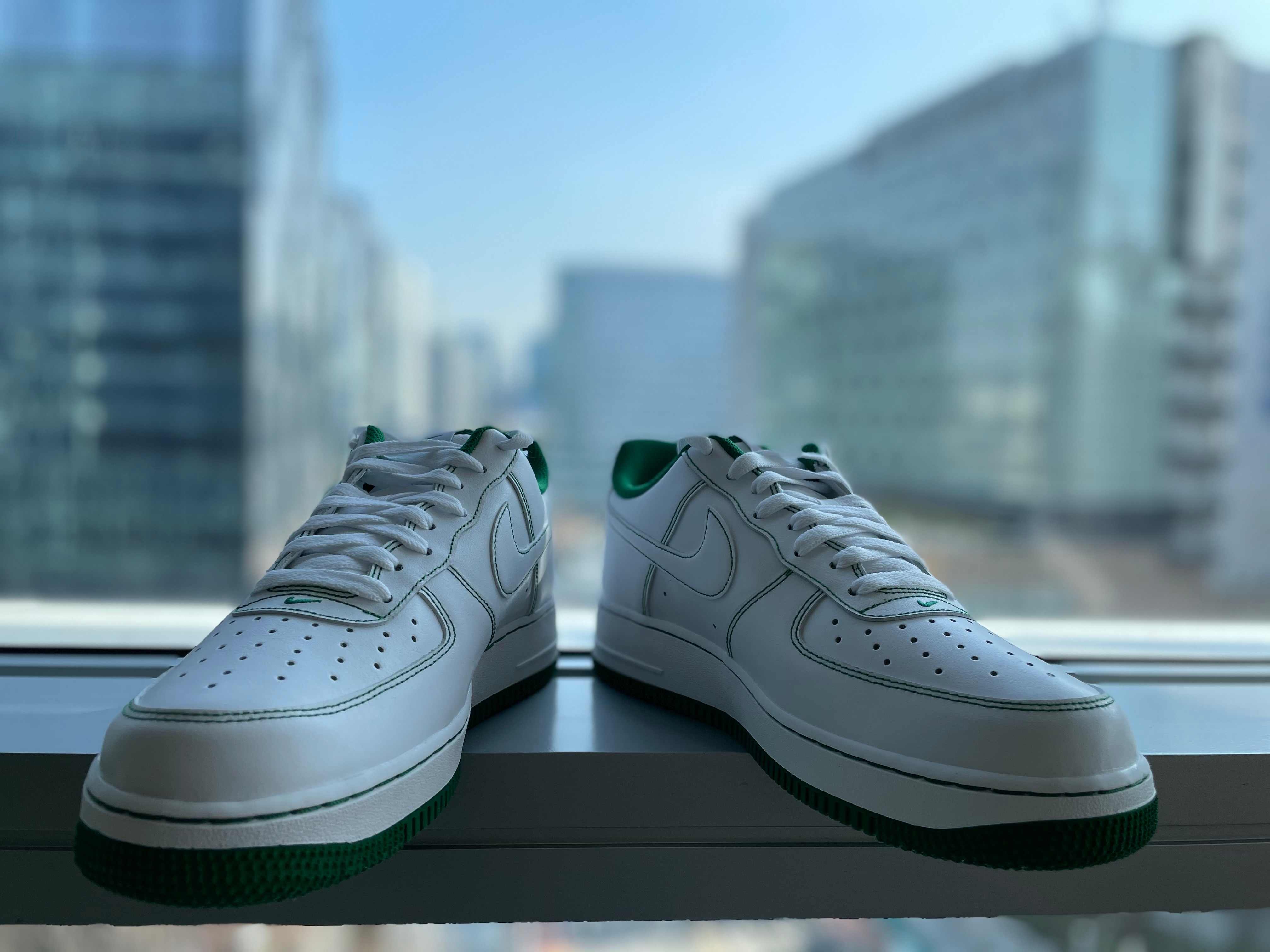 Nike Air Force 1 '07 Stitch Pine Green 착용 스타일 - 1