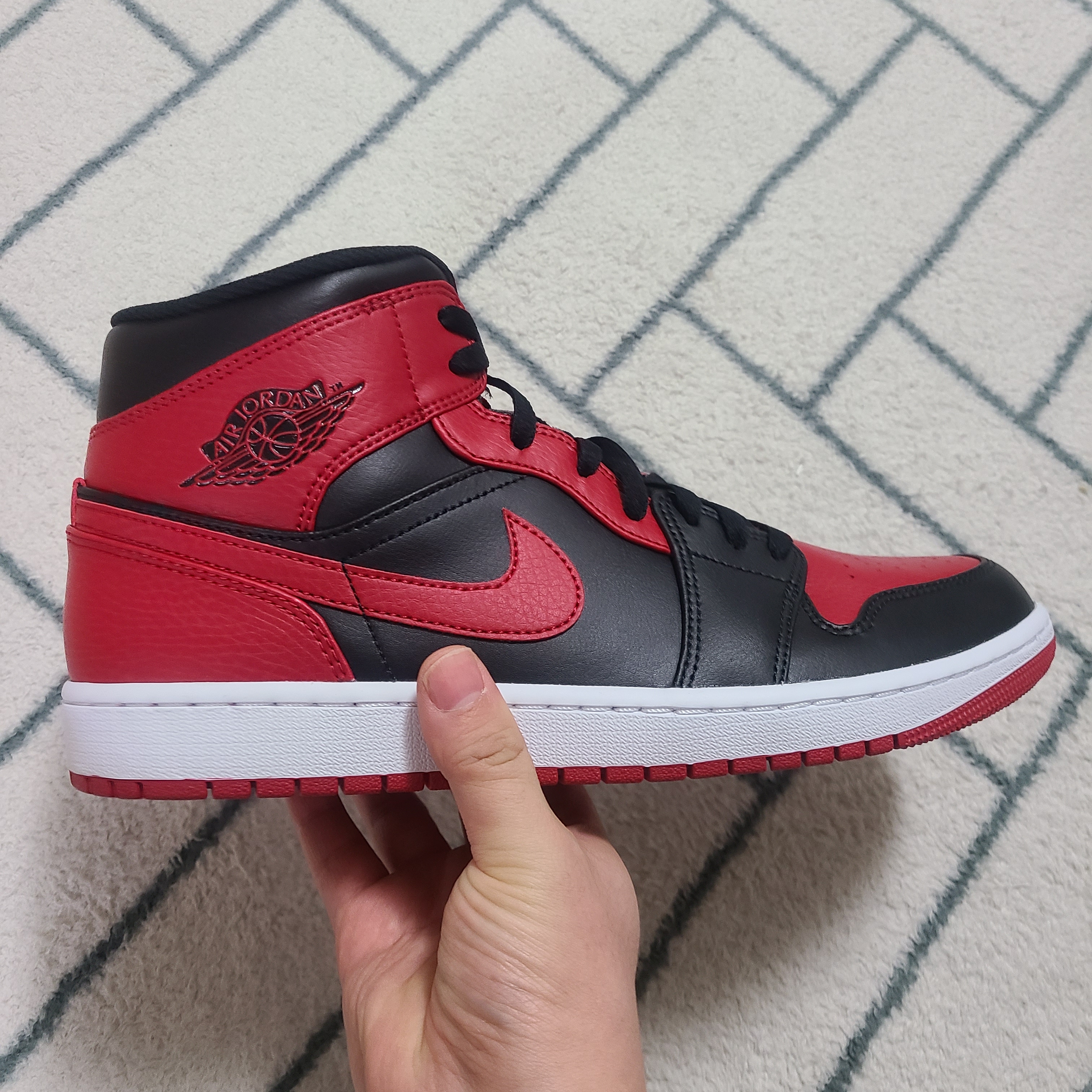 Jordan 1 Mid Bred Banned 2020 착용 스타일 - 2