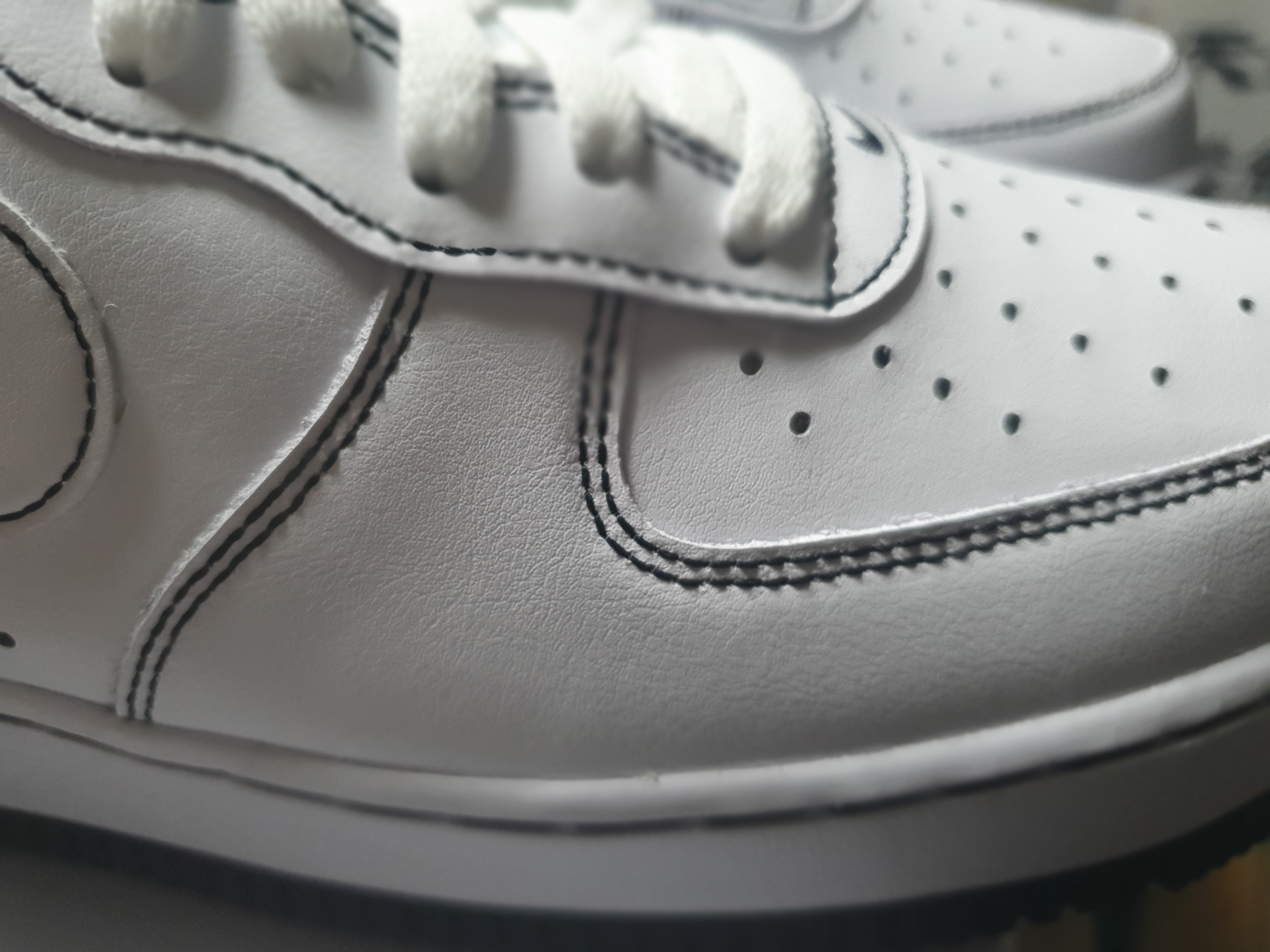 Nike Air Force 1 '07 Stitch Black 착용 스타일 - 2