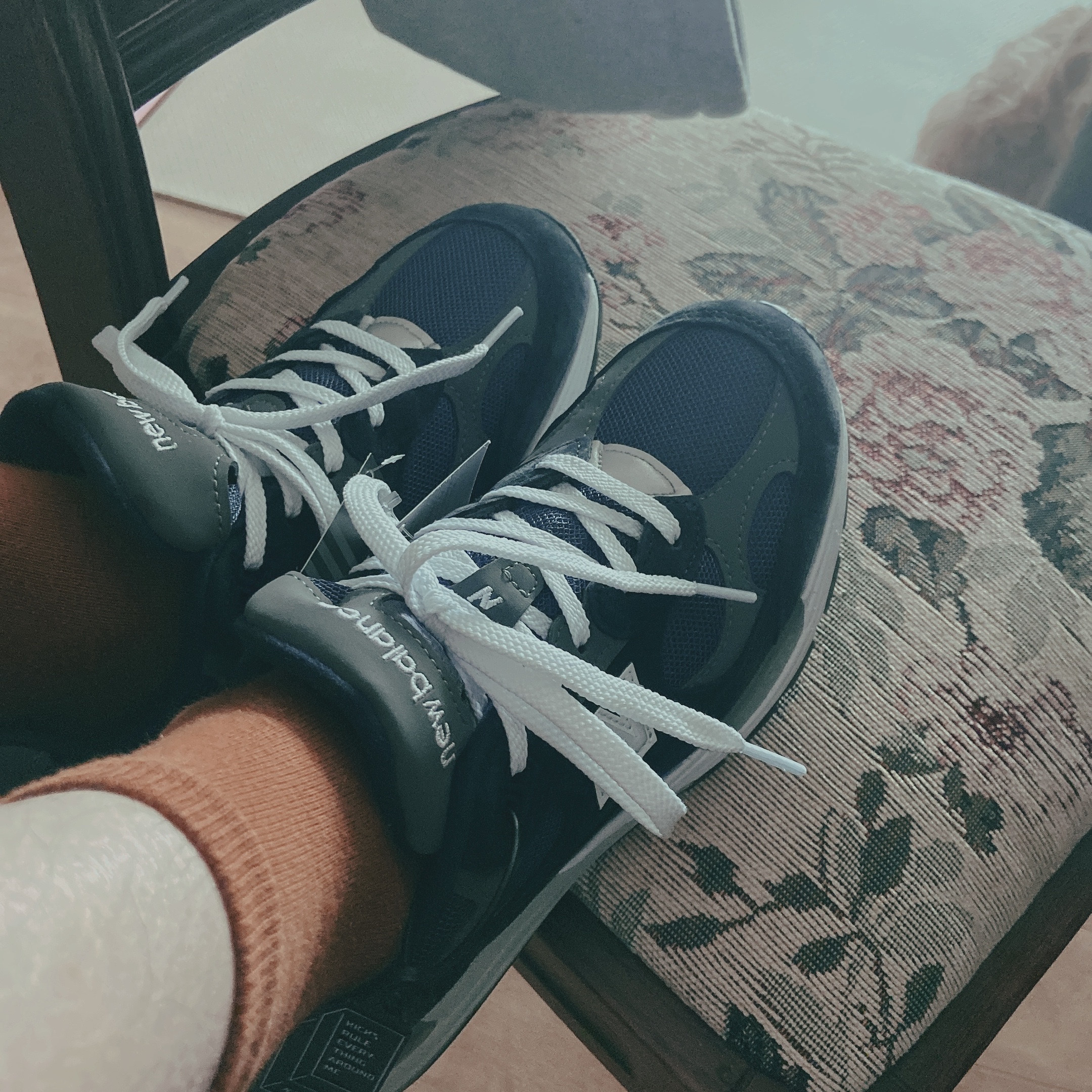New Balance 992 Made in USA Navy 착용 스타일 - 2